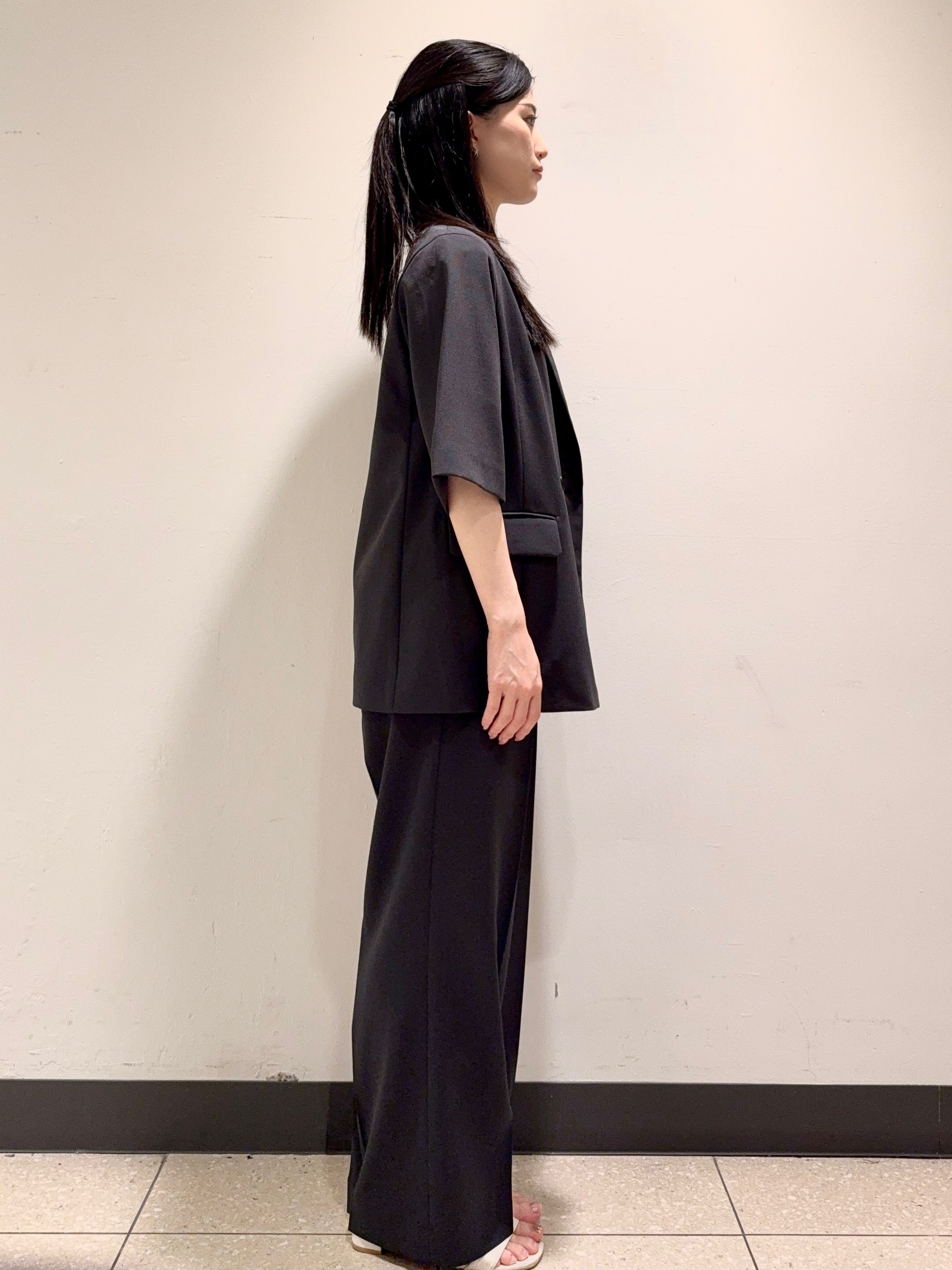 まこさんの「UNTITLED｜【セットアップ可/UVカット/通気性】エアリークール半袖ジャケット」を使ったコーディネート