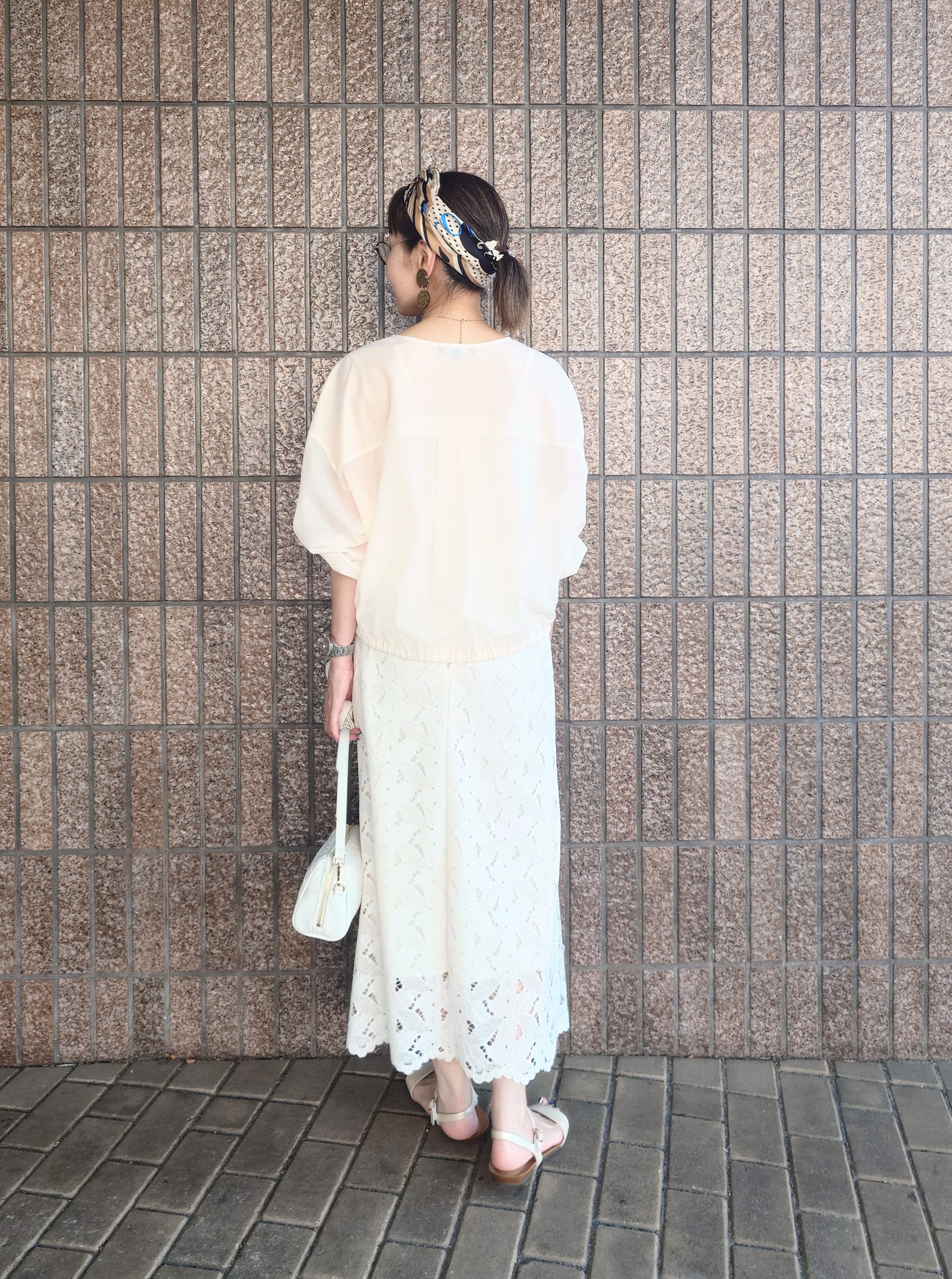 MUTSUKOさんの「UNTITLED｜トリコットシアーブラウス」を使ったコーディネート