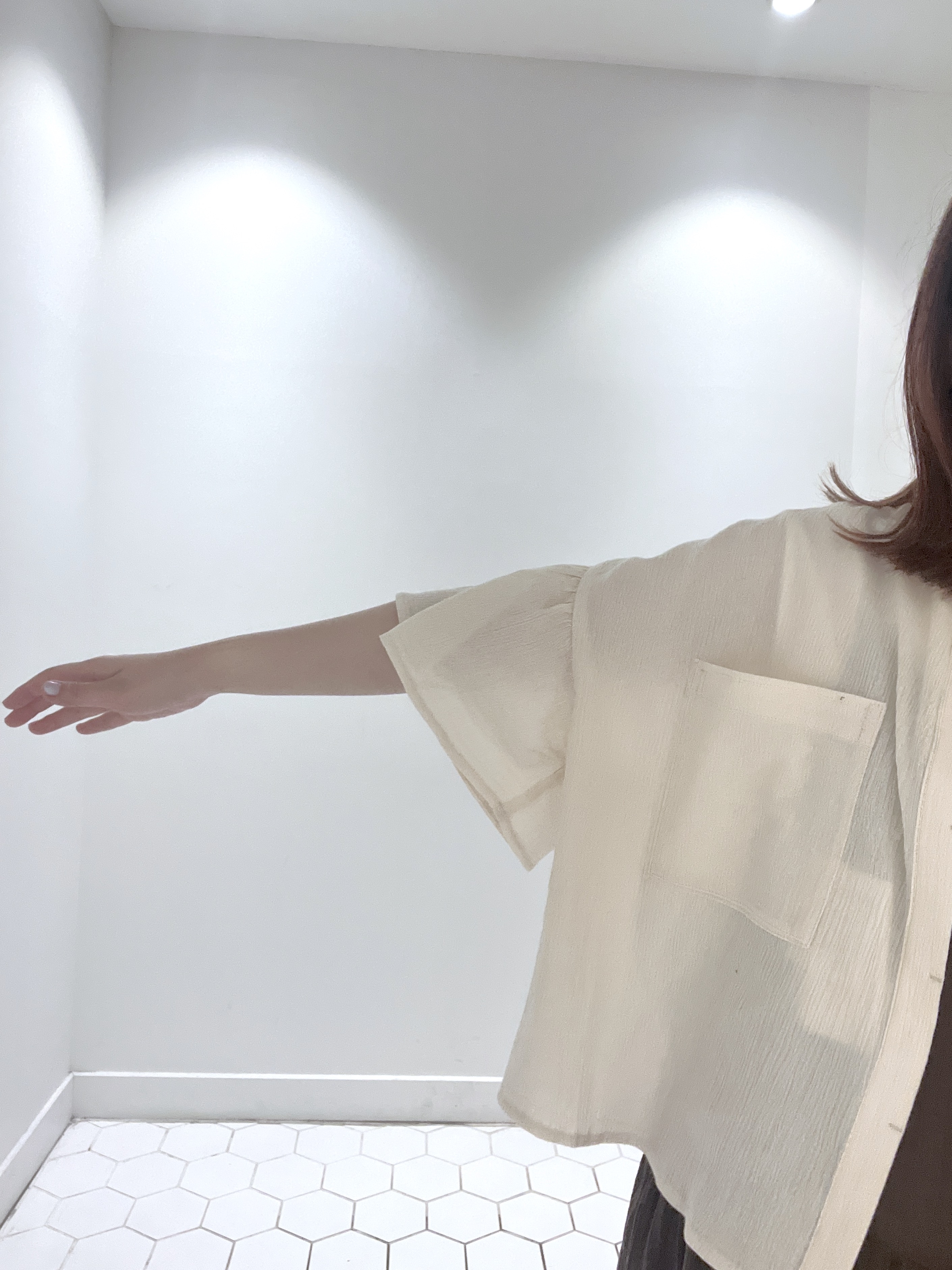 Makinoさんの「Dessin｜フレアスリーブ スキッパーブラウス」を使ったコーディネート