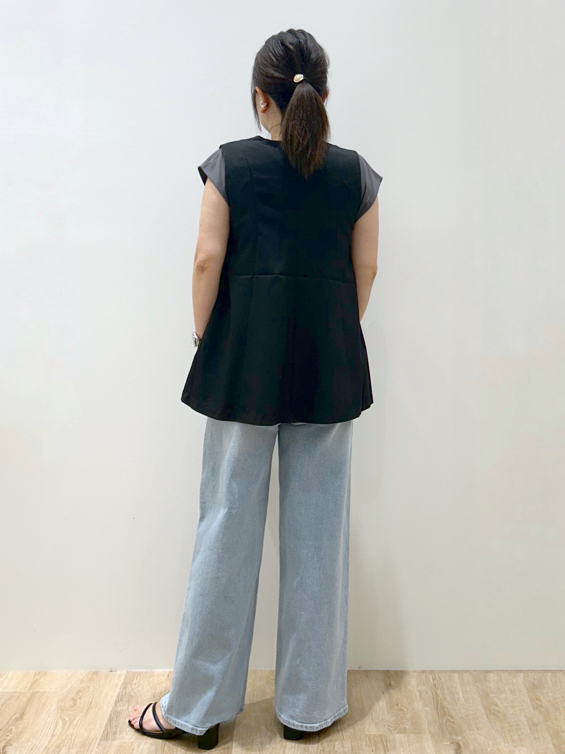 ひろみさんの「OPAQUE.CLIP｜【吸水速乾】フレアジレ《洗濯機OK／セットアップ対応可》」を使ったコーディネート