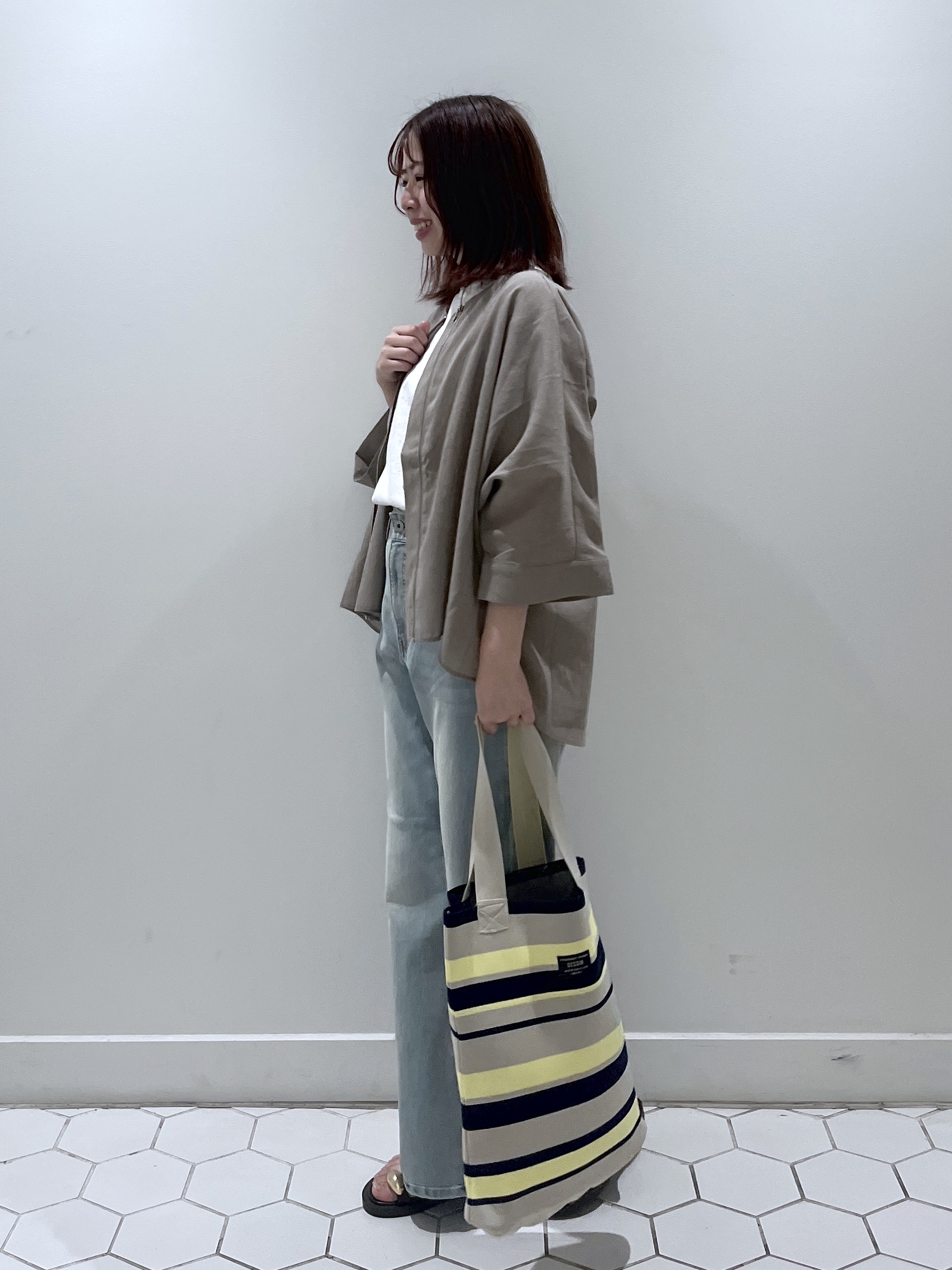 Makinoさんの「Dessin｜ドルマンスリーブ シアーシャツブルゾン」を使ったコーディネート