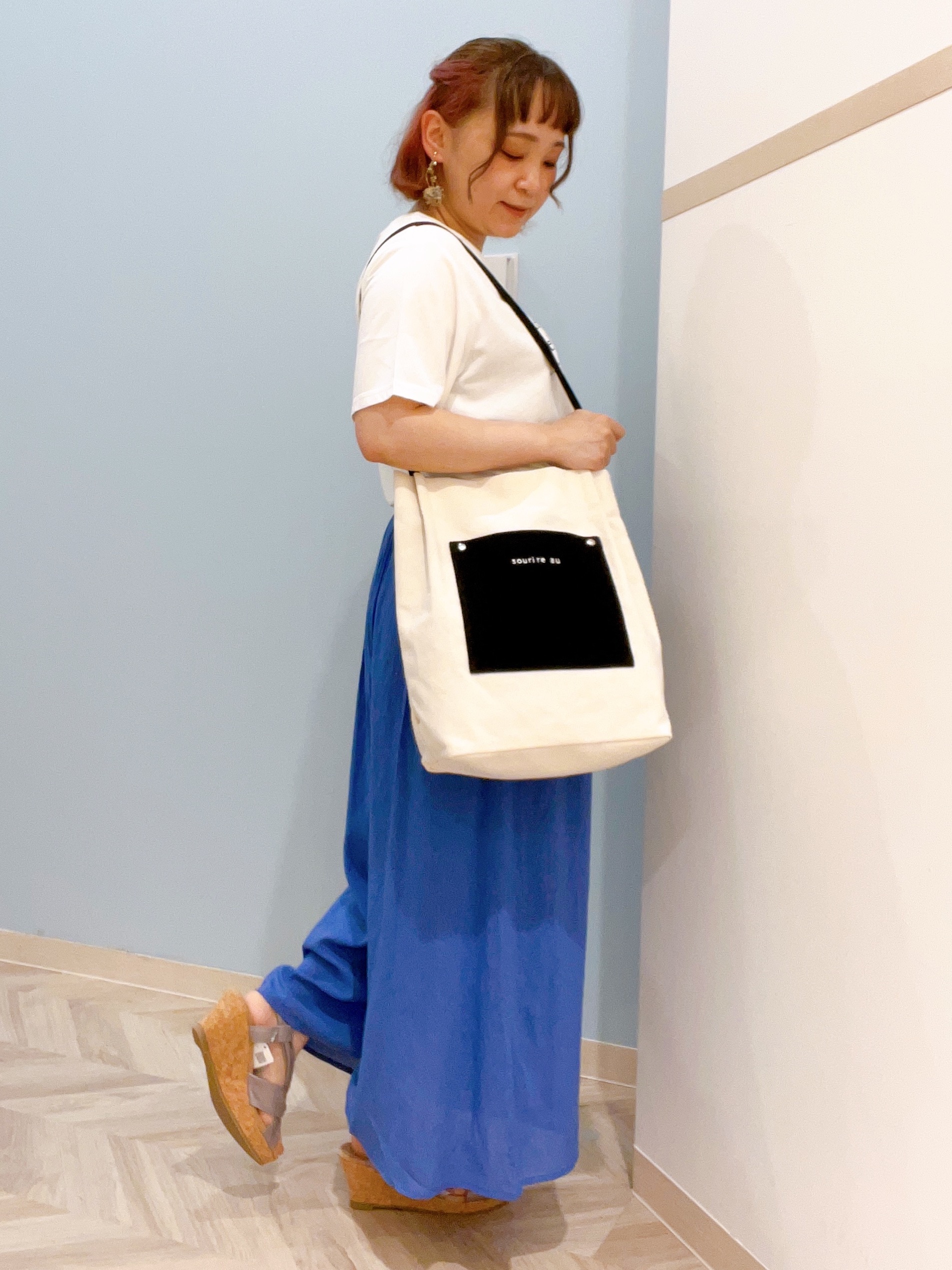 kitaさんの「SHOO･LA･RUE｜【洗濯機可/体型カバー】程よい透け感の ゆるシルエットシア―シャツ」を使ったコーディネート
