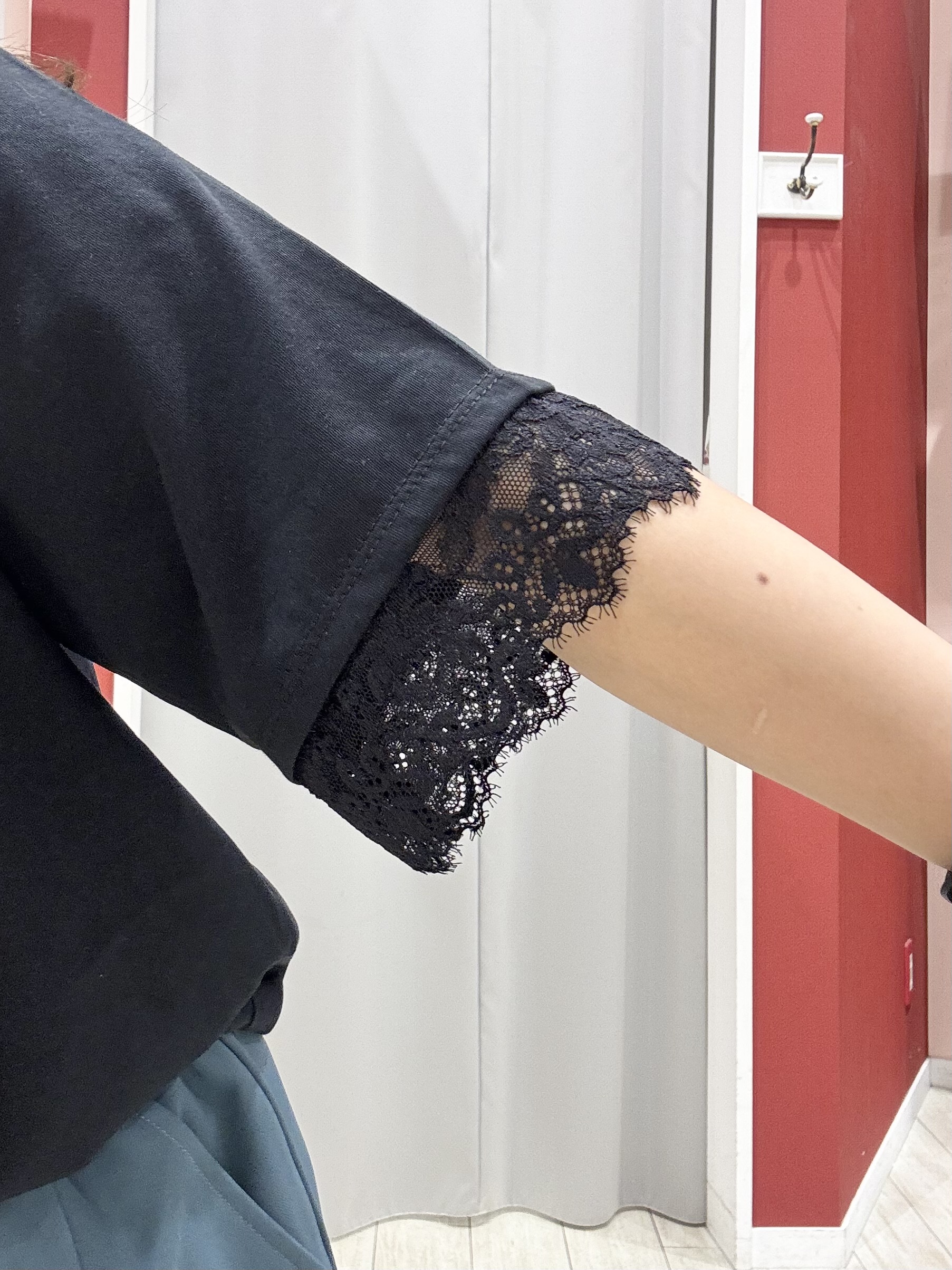 shioさんの「SHOO･LA･RUE｜【ひんやり/UV/S-LL】柄アソート お袖レースTシャツ」を使ったコーディネート