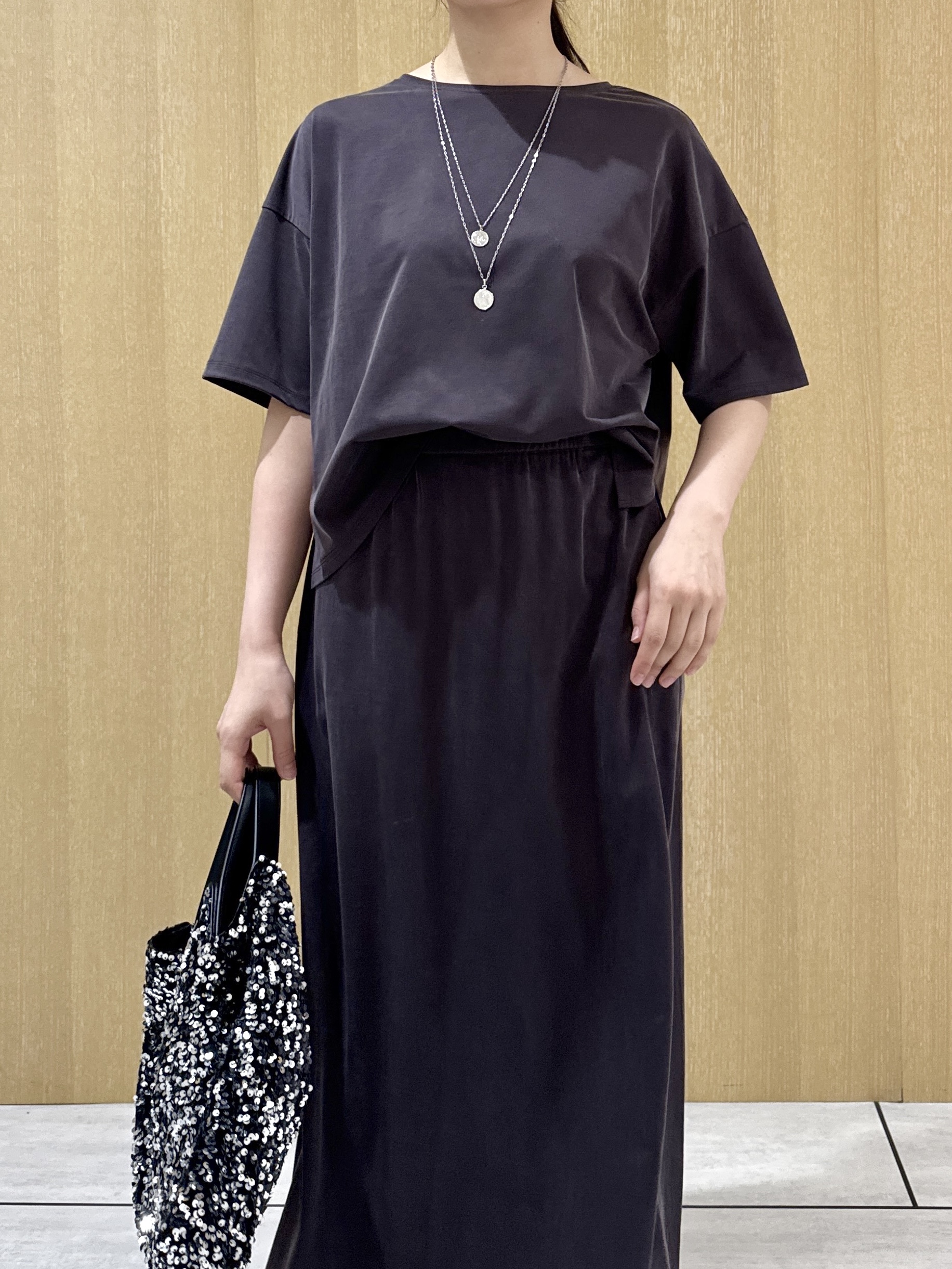nanaさんの「UNTITLED｜【セットアップ可/接触冷感】ヴィンテージライクドルマンカットソー」を使ったコーディネート