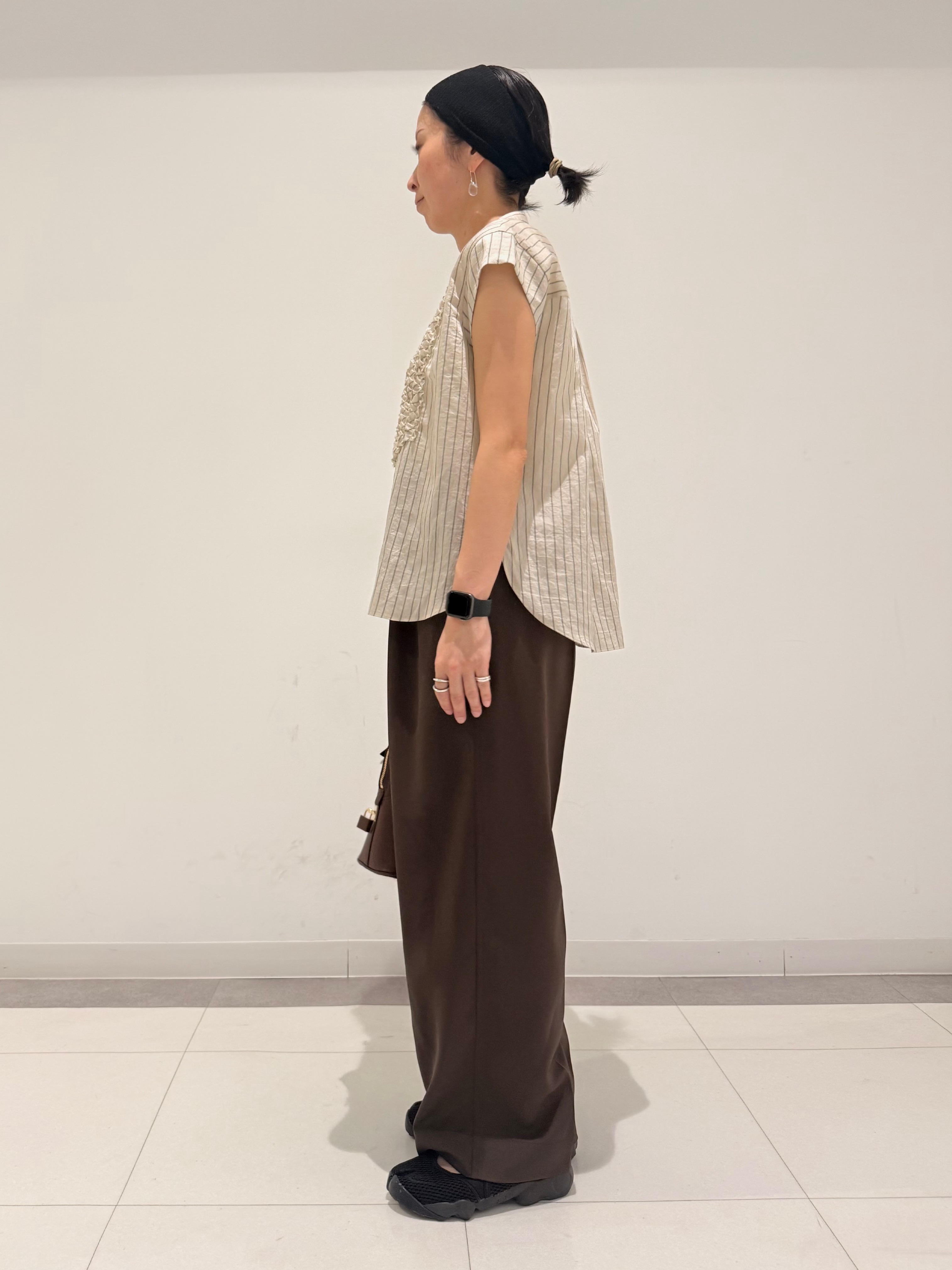 MIYAKAWAさんの「DRESSTERIOR｜ストライプフレンチスリーブフリルブラウス」を使ったコーディネート