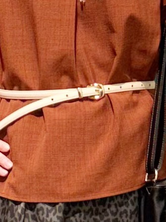 tukiさんの「SHOO･LA･RUE｜【洗濯後しわになりにくい／インせずきまる】麻調ハシゴレーススキッパーブラウス」を使ったコーディネート
