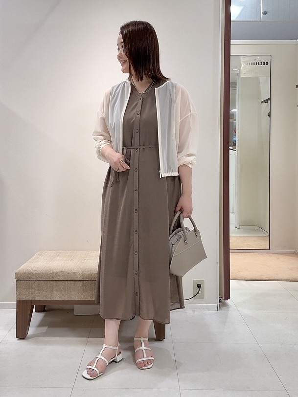 YUIさんの「UNTITLED｜トリコットシアーブラウス」を使ったコーディネート