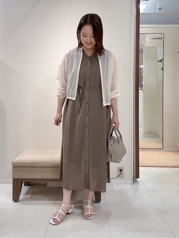 YUIさんの「UNTITLED｜トリコットシアーブラウス」を使ったコーディネート