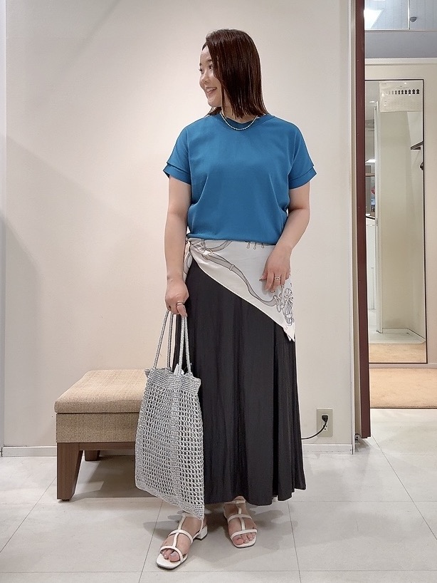 YUIさんの「UNTITLED｜【肌に張り付かない/前後2WAY】ドライタッチコットンプルオーバー」を使ったコーディネート