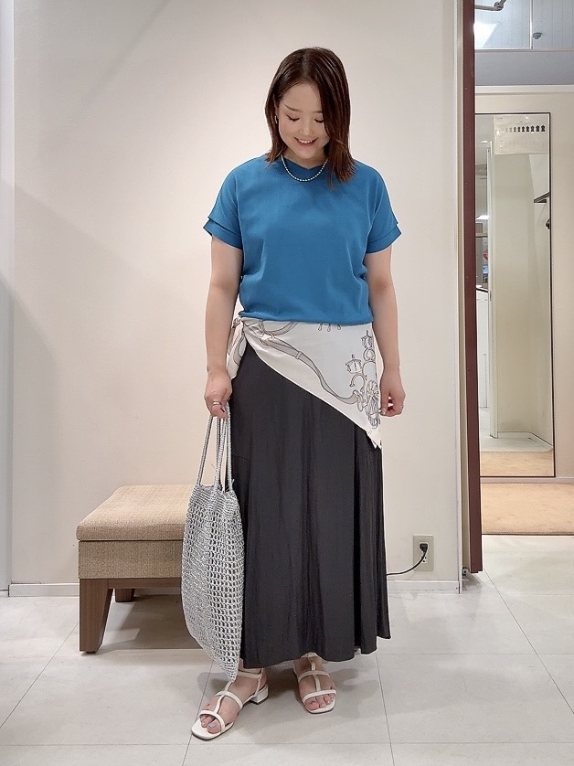 YUIさんの「UNTITLED｜【肌に張り付かない/前後2WAY】ドライタッチコットンプルオーバー」を使ったコーディネート