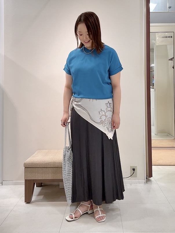 YUIさんの「UNTITLED｜【肌に張り付かない/前後2WAY】ドライタッチコットンプルオーバー」を使ったコーディネート
