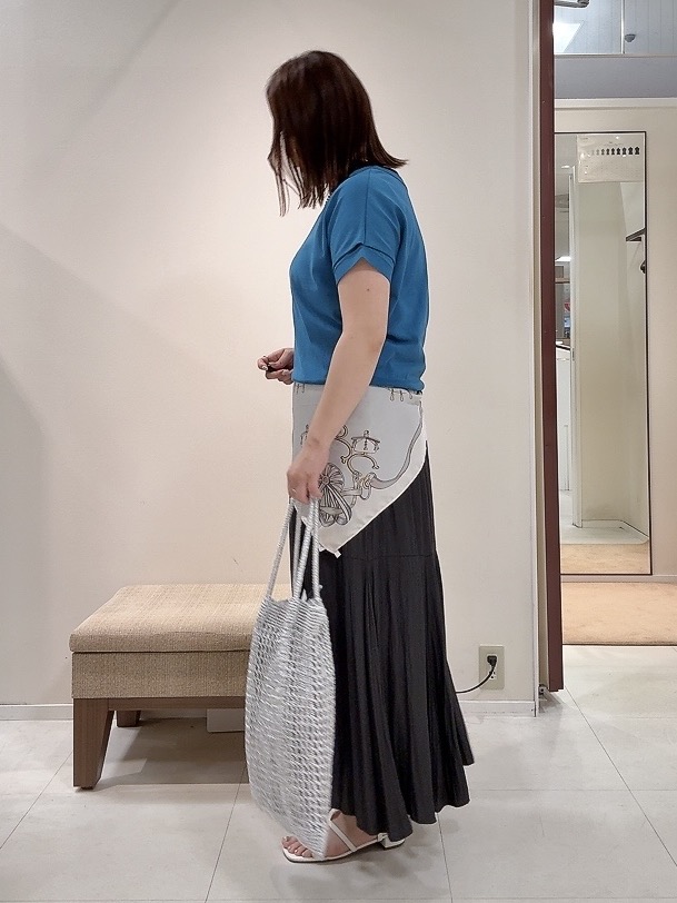 YUIさんの「UNTITLED｜【肌に張り付かない/前後2WAY】ドライタッチコットンプルオーバー」を使ったコーディネート
