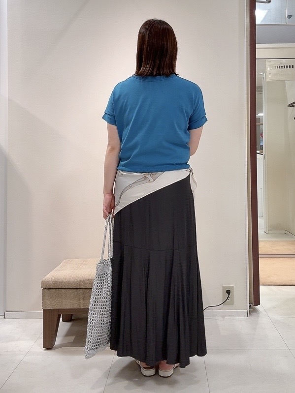YUIさんの「UNTITLED｜【肌に張り付かない/前後2WAY】ドライタッチコットンプルオーバー」を使ったコーディネート
