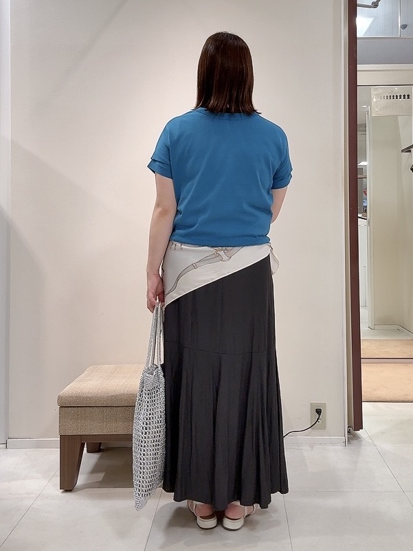 YUIさんの「UNTITLED｜【肌に張り付かない/前後2WAY】ドライタッチコットンプルオーバー」を使ったコーディネート