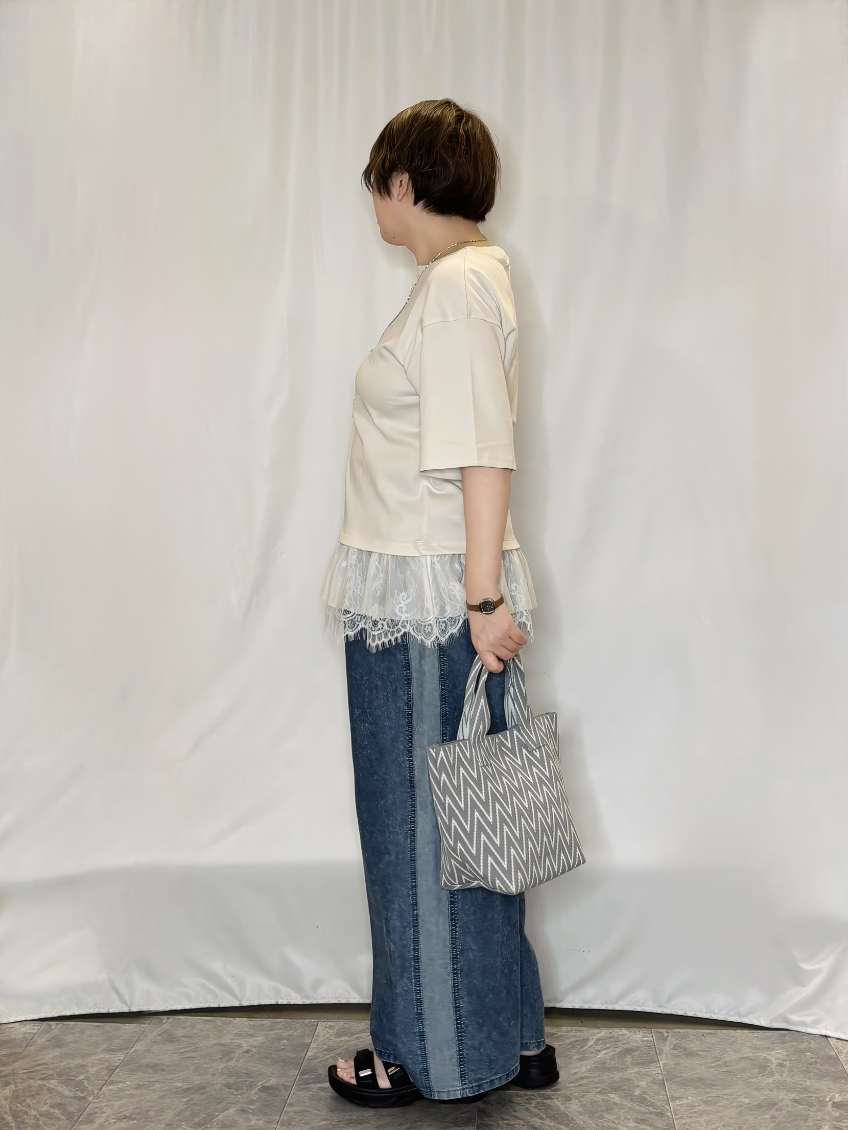 たみさんの「SHOO･LA･RUE｜ひんやり裾レースTシャツ」を使ったコーディネート