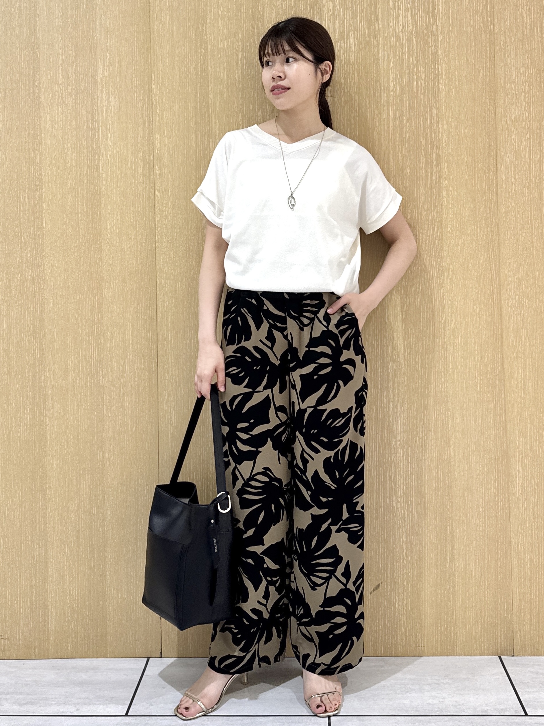 nanaさんの「UNTITLED｜【肌に張り付かない/前後2WAY】ドライタッチコットンプルオーバー」を使ったコーディネート
