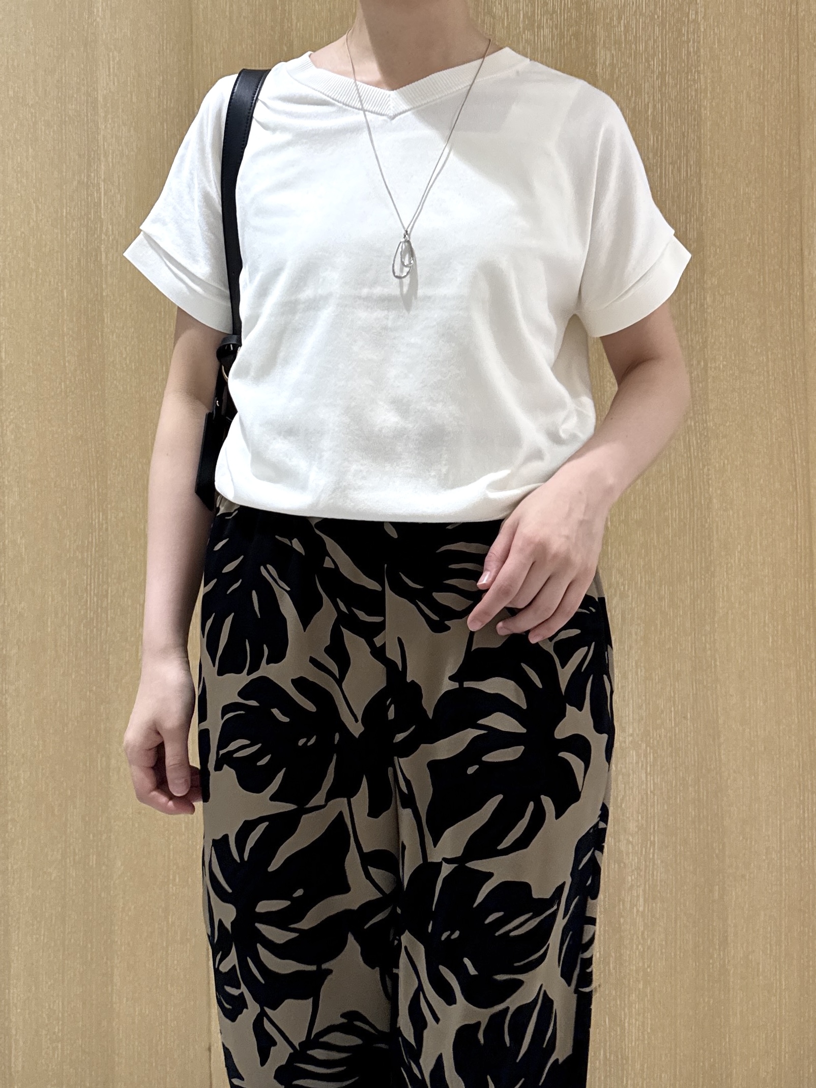 nanaさんの「UNTITLED｜【肌に張り付かない/前後2WAY】ドライタッチコットンプルオーバー」を使ったコーディネート