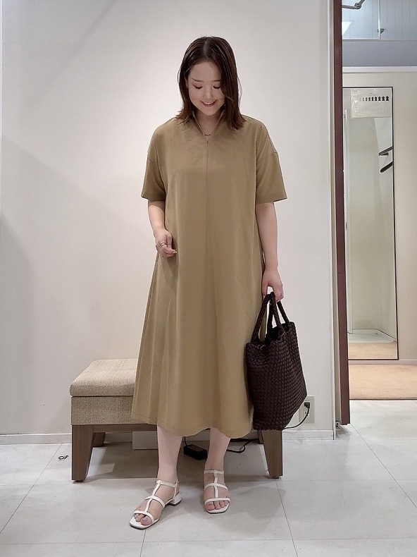 YUIさんの「UNTITLED｜【UVカット/接触冷感/通気性】エアリークールワンピース」を使ったコーディネート