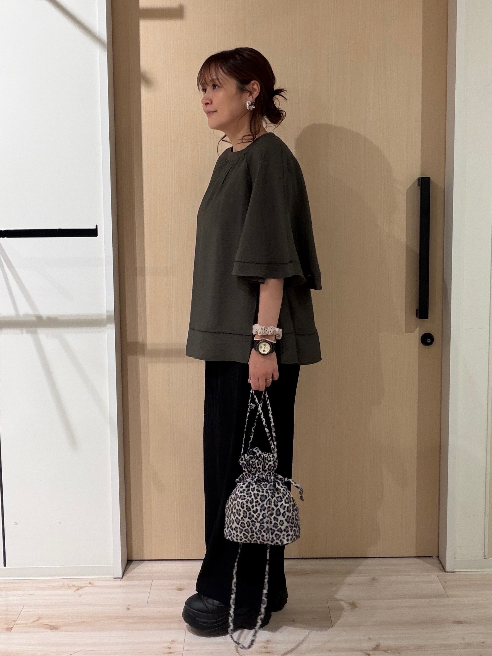 funafunaさんの「SHOO･LA･RUE｜【ひんやり/S-LL/体型カバー】はしごレースが涼し気な スラブポンチョ風ブラウス」を使ったコーディネート