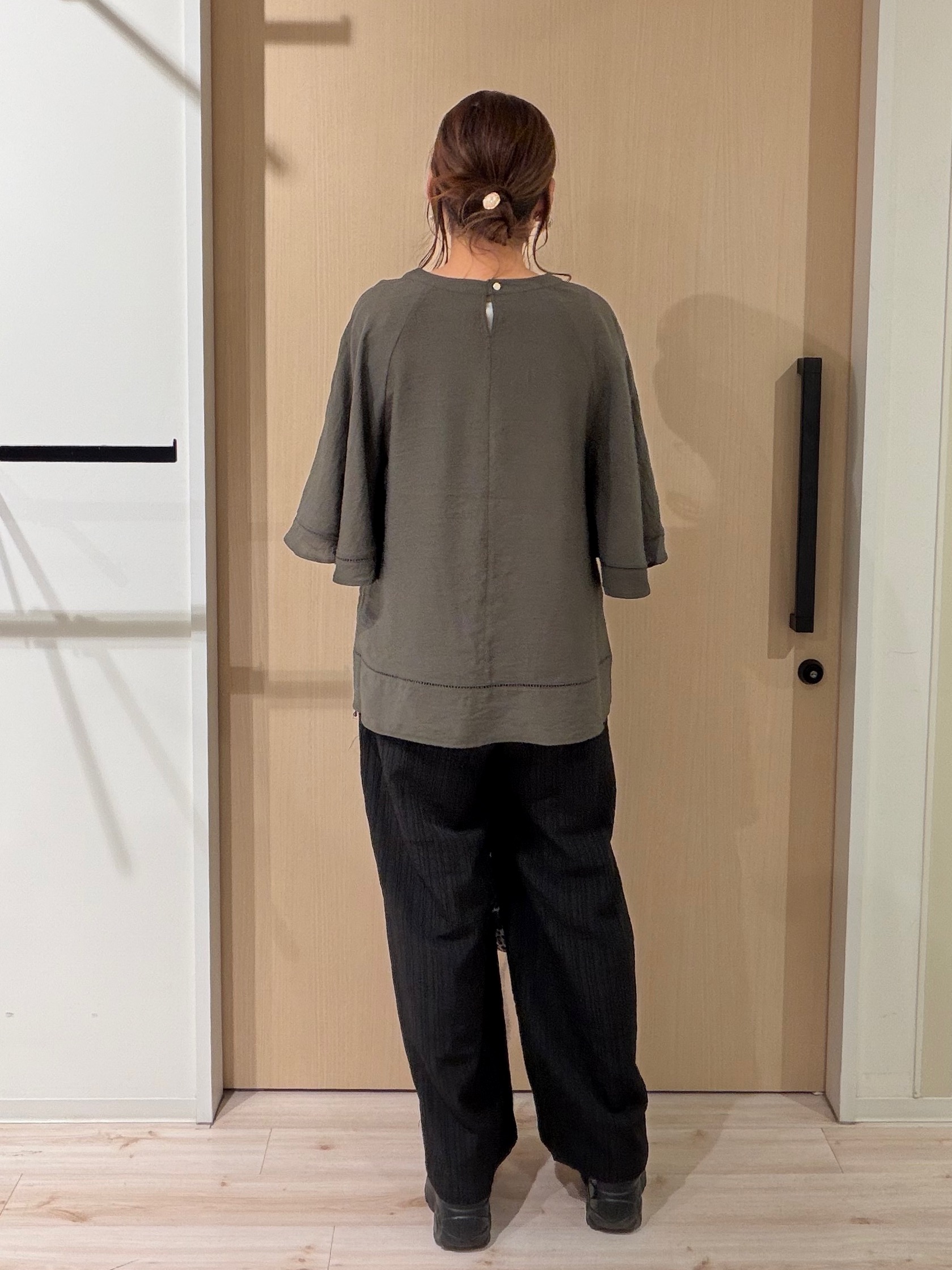 funafunaさんの「SHOO･LA･RUE｜【ひんやり/S-LL/体型カバー】はしごレースが涼し気な スラブポンチョ風ブラウス」を使ったコーディネート