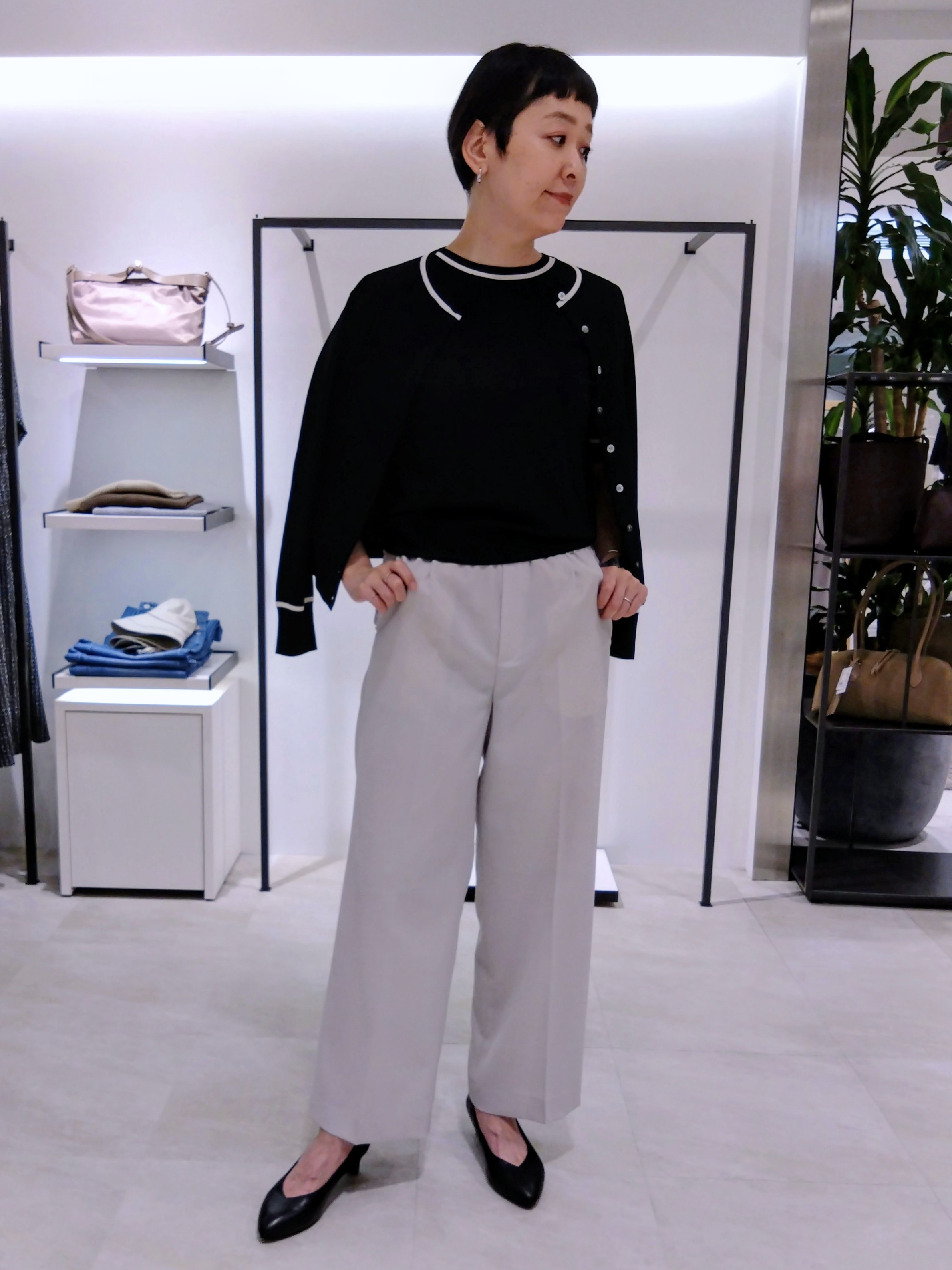 まちこさんの「UNTITLED｜【アンサンブル可能】コンパクトニットカーディガン」を使ったコーディネート