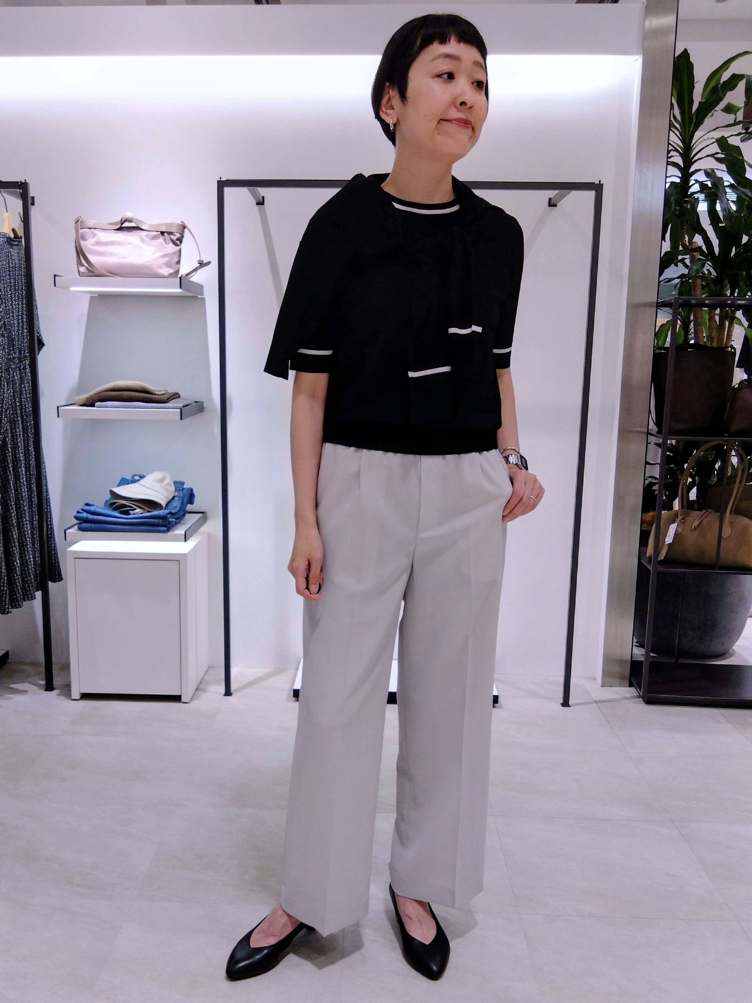 まちこさんの「UNTITLED｜【アンサンブル可能】コンパクトニットカーディガン」を使ったコーディネート