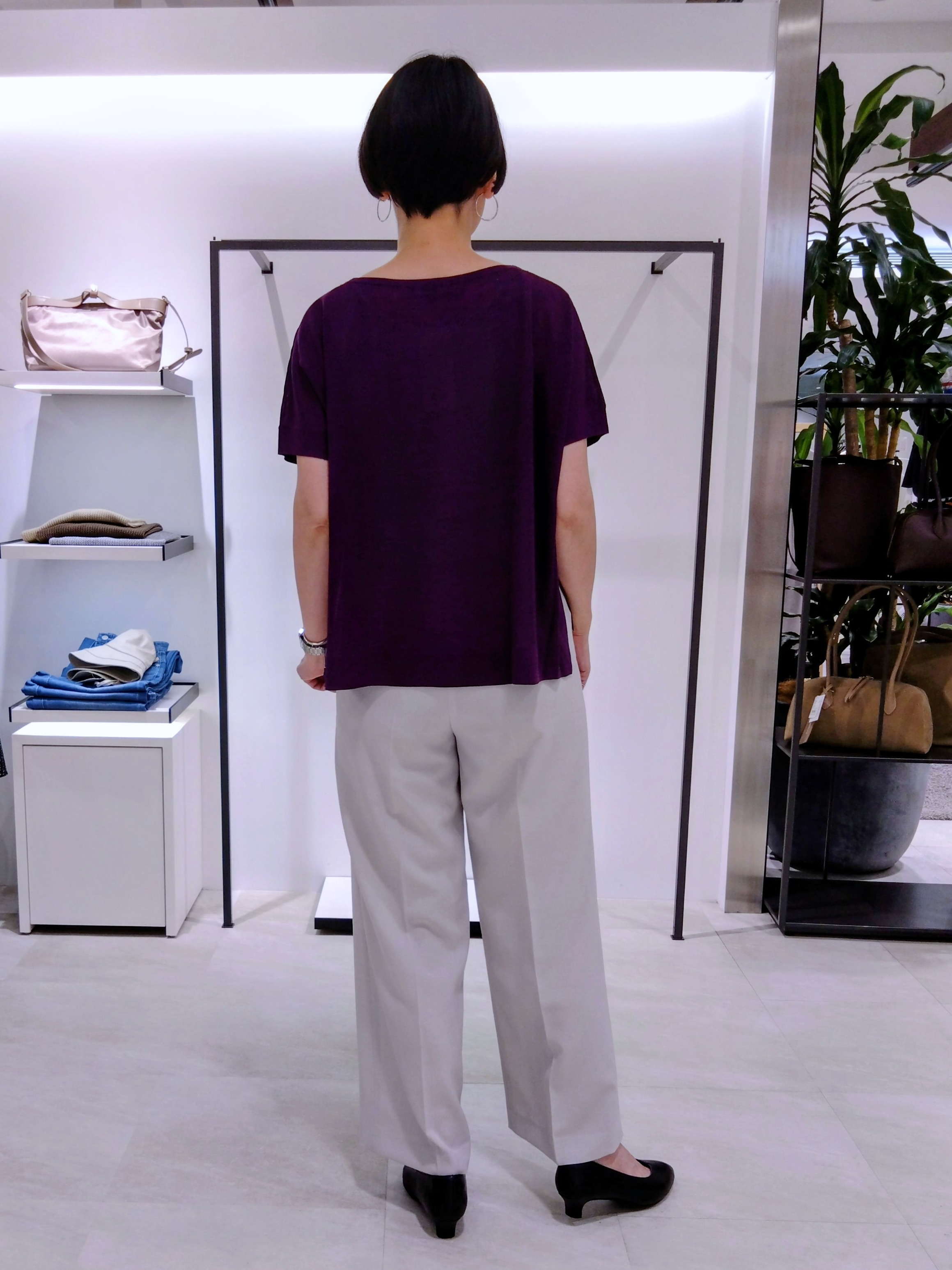 まちこさんの「UNTITLED｜【アンサンブル可/品のある透け感】Tシャツ風ニットトップス」を使ったコーディネート