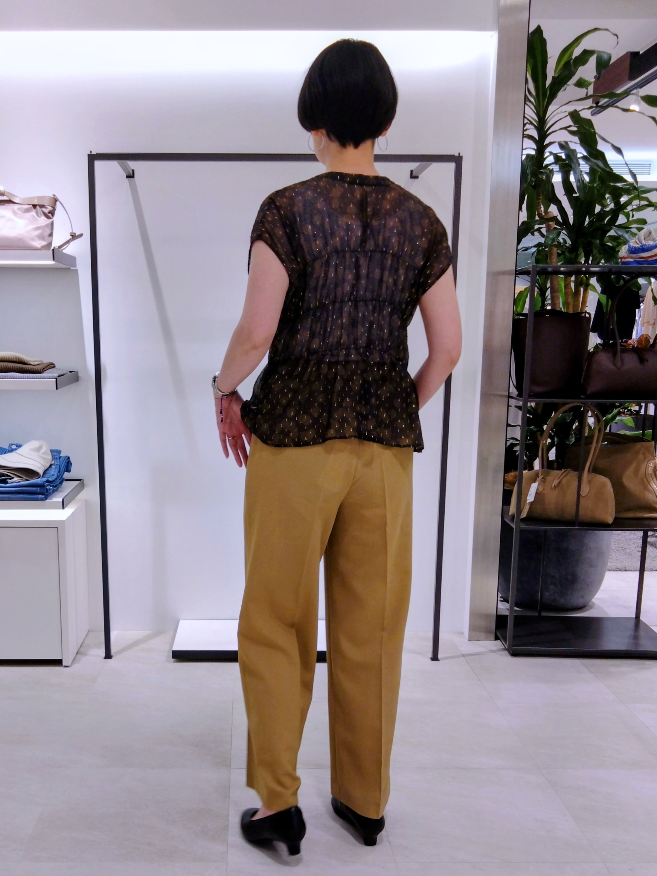まちこさんの「UNTITLED｜ヴィンテージドットブラウス」を使ったコーディネート