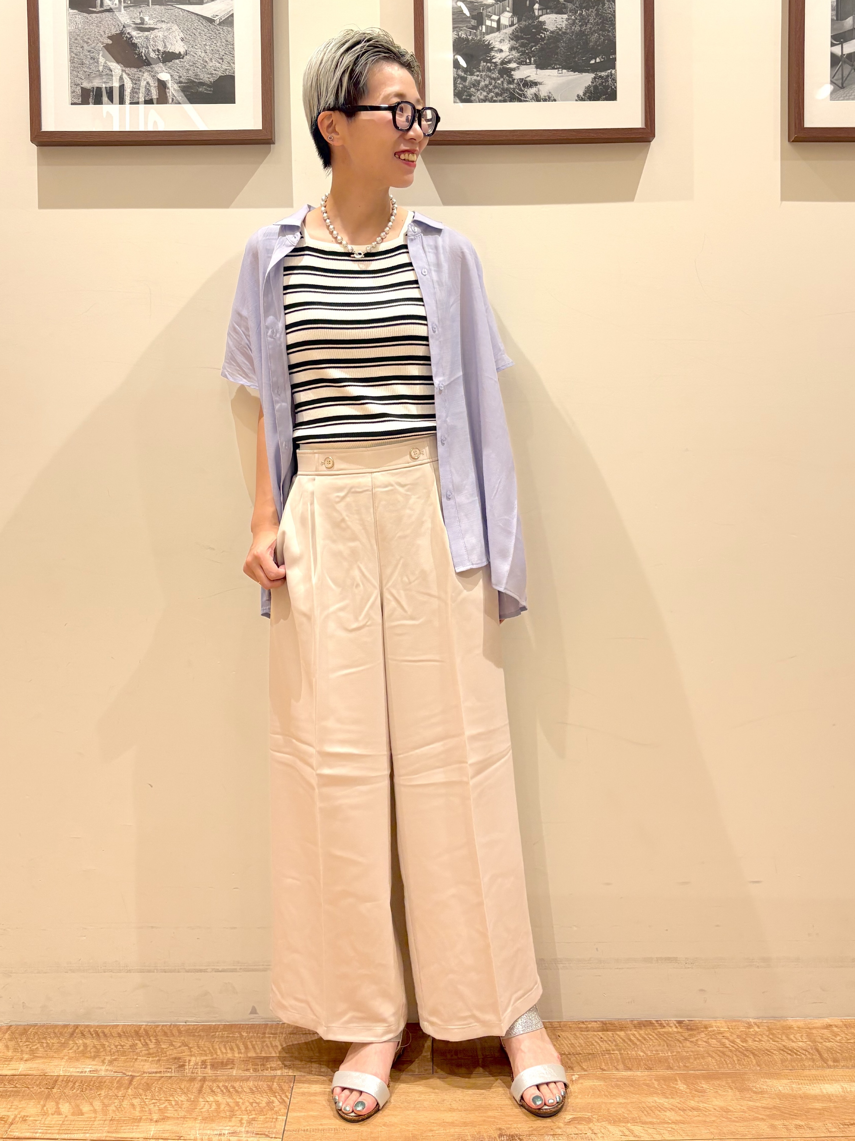 Ayumiさんの「SHOO･LA･RUE｜【ひんやり/UV】ほんのりシアーで上品な バックギャザーブラウス」を使ったコーディネート
