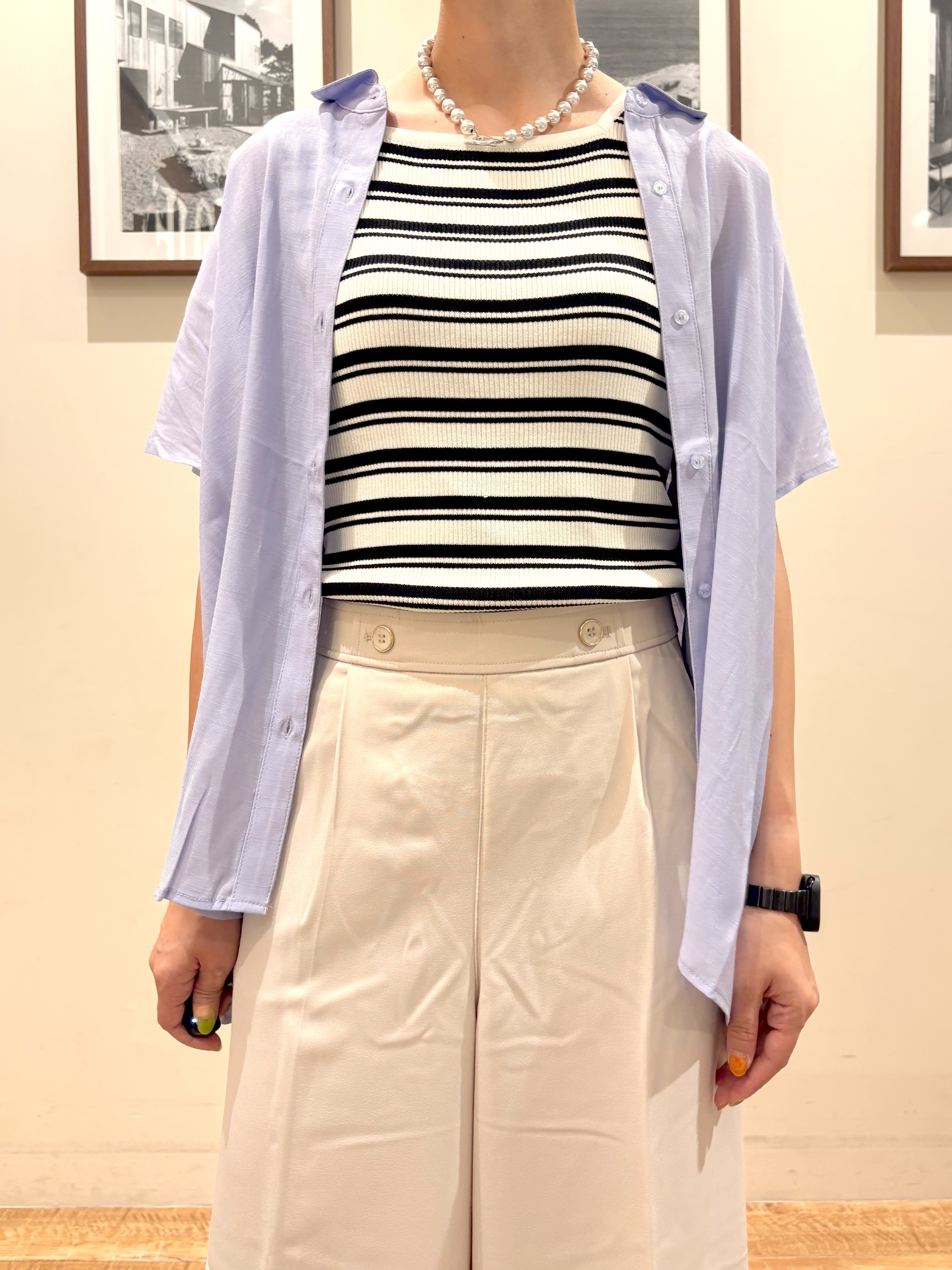 Ayumiさんの「SHOO･LA･RUE｜【ひんやり/UV】ほんのりシアーで上品な バックギャザーブラウス」を使ったコーディネート