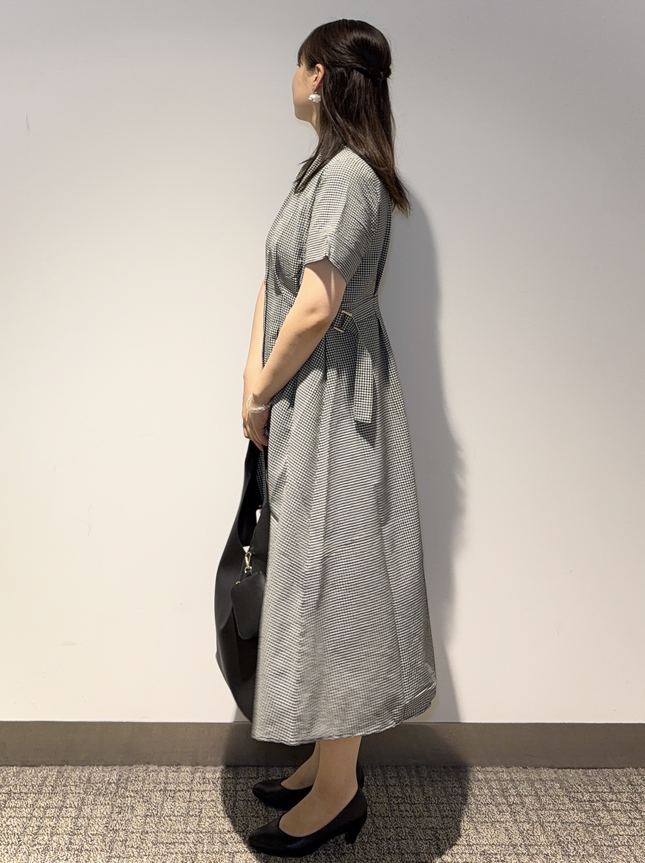 みーさんの「grove｜【低身長さんも選べる着丈/UV・シワになりにくいetc】涼やかさも、きちんとも叶うワンピース」を使ったコーディネート