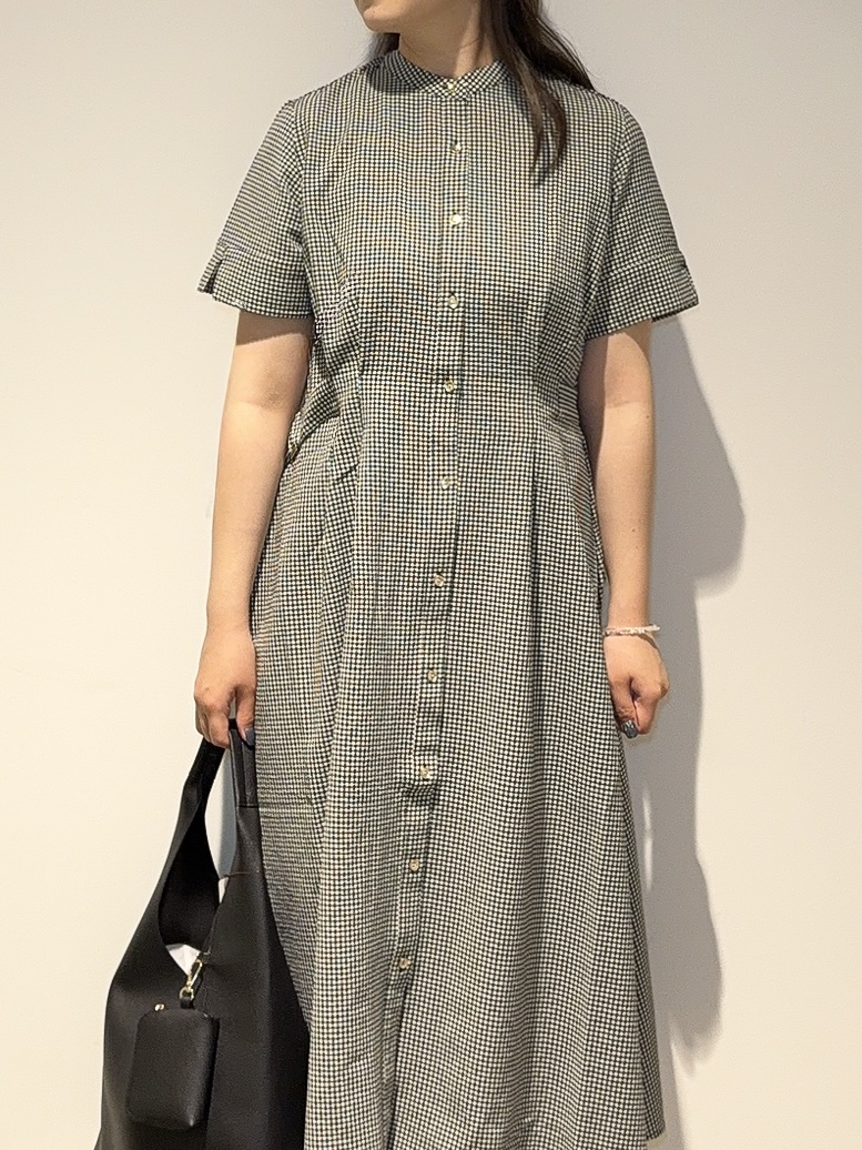 みーさんの「grove｜【低身長さんも選べる着丈/UV・シワになりにくいetc】涼やかさも、きちんとも叶うワンピース」を使ったコーディネート