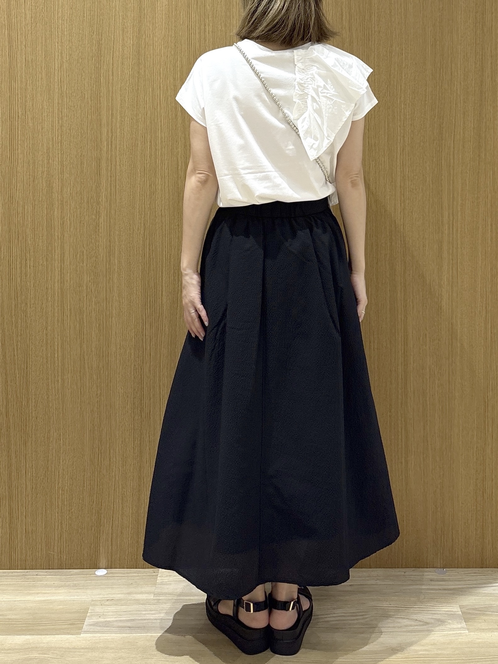 たけねぇさんの「OPAQUE.CLIP｜【UVケア／接触冷感】アシメフリルドッキングカットソー《洗濯機OK》」を使ったコーディネート
