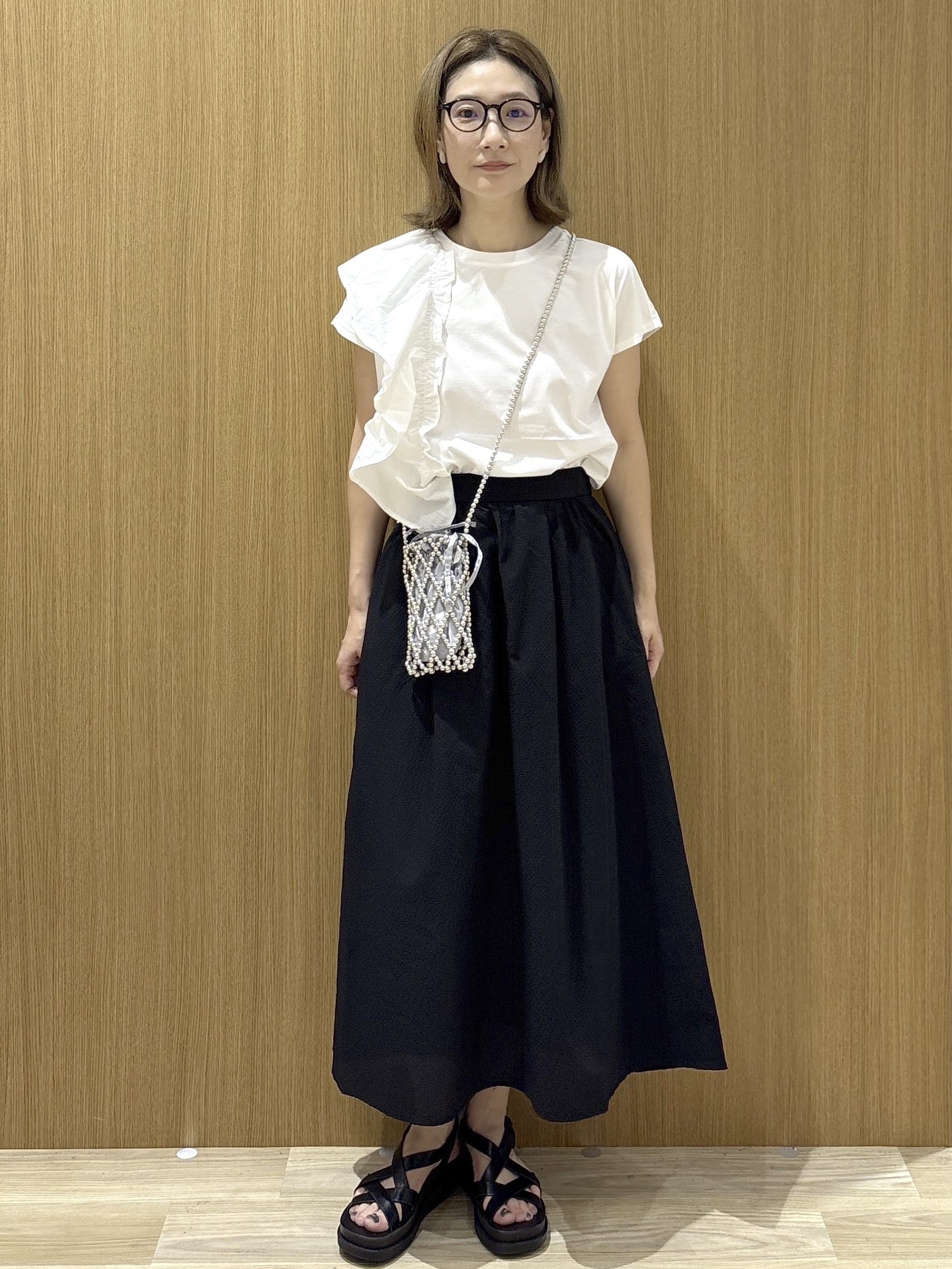 たけねぇさんの「OPAQUE.CLIP｜【UVケア／接触冷感】アシメフリルドッキングカットソー《洗濯機OK》」を使ったコーディネート