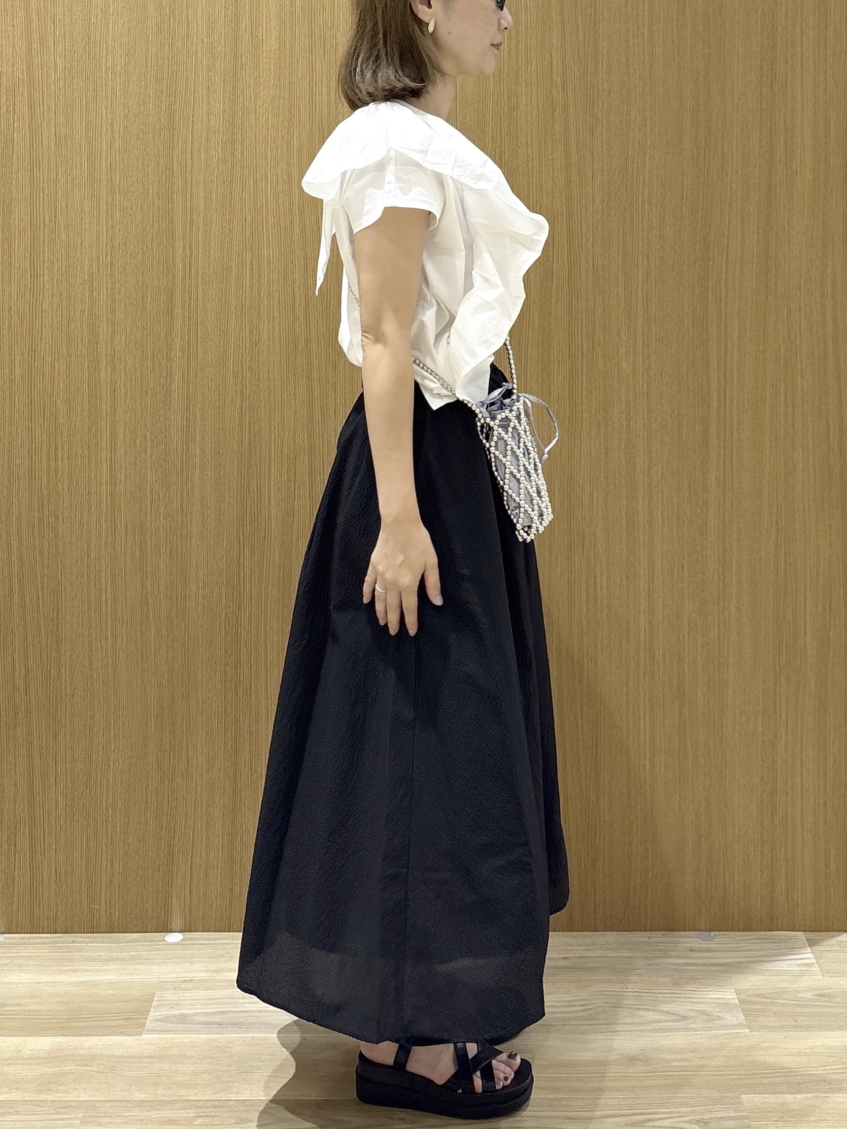 たけねぇさんの「OPAQUE.CLIP｜【UVケア／接触冷感】アシメフリルドッキングカットソー《洗濯機OK》」を使ったコーディネート