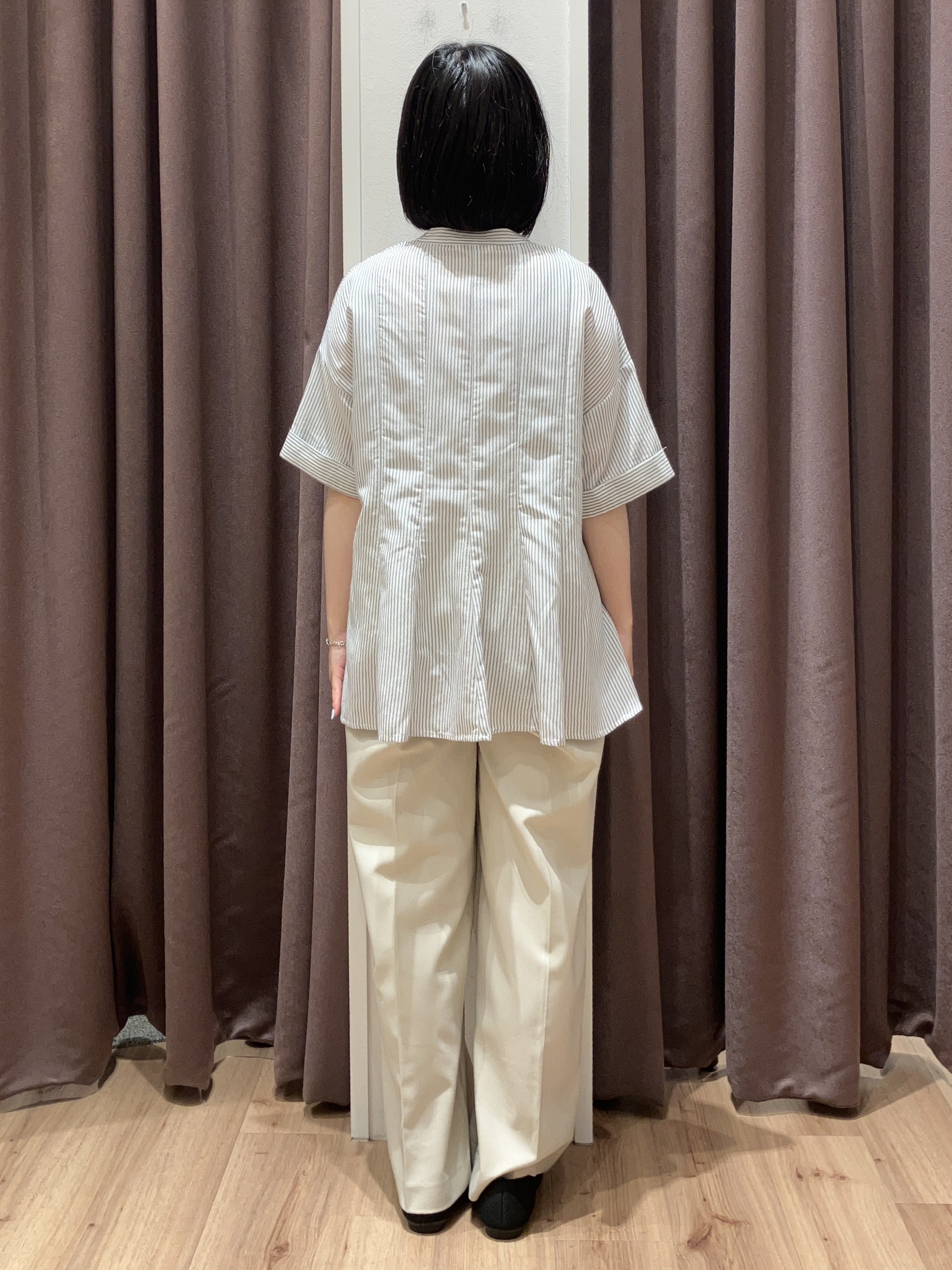 みちゃさんの「grove｜【洗濯機OK・ひんやり】さらっと軽やか、夏のフレアシャツ」を使ったコーディネート