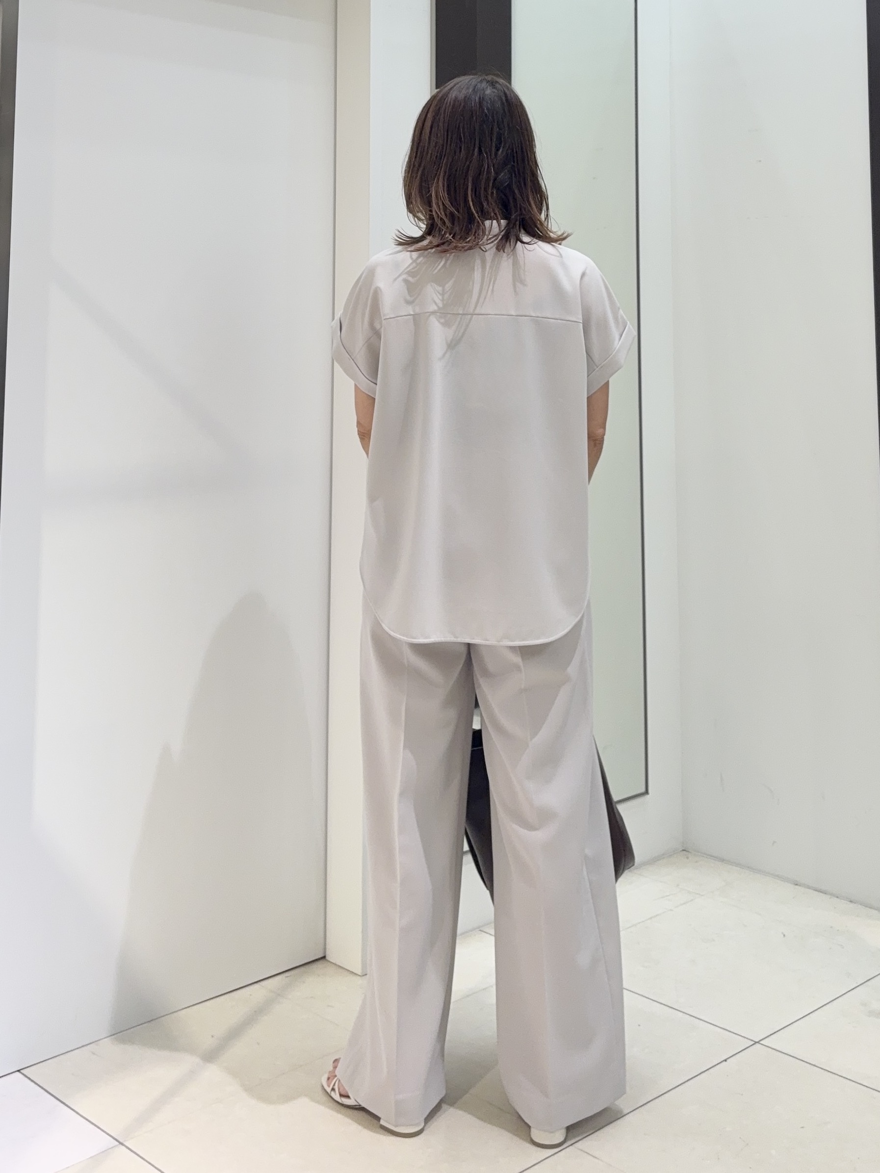 tomoさんの「UNTITLED｜【セットアップ可/通気性/UVカット】エアリークールブラウス」を使ったコーディネート