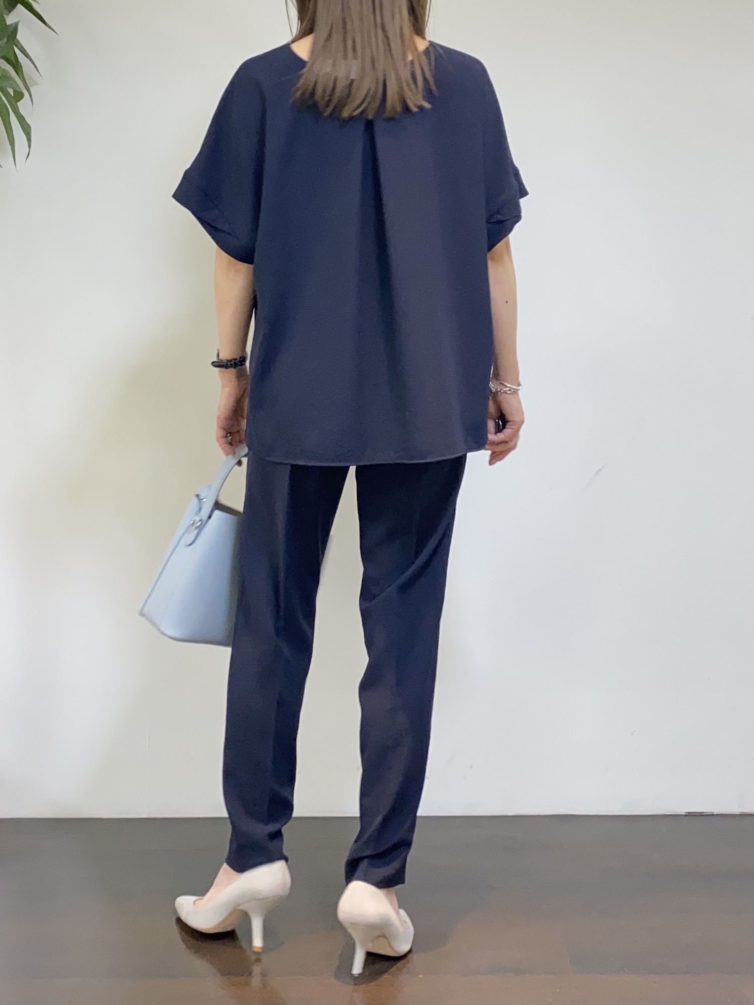 tomoさんの「UNTITLED｜【セットアップ可/UVカット/前後2WAY】リラクシーフレンチスリーブブラウス」を使ったコーディネート