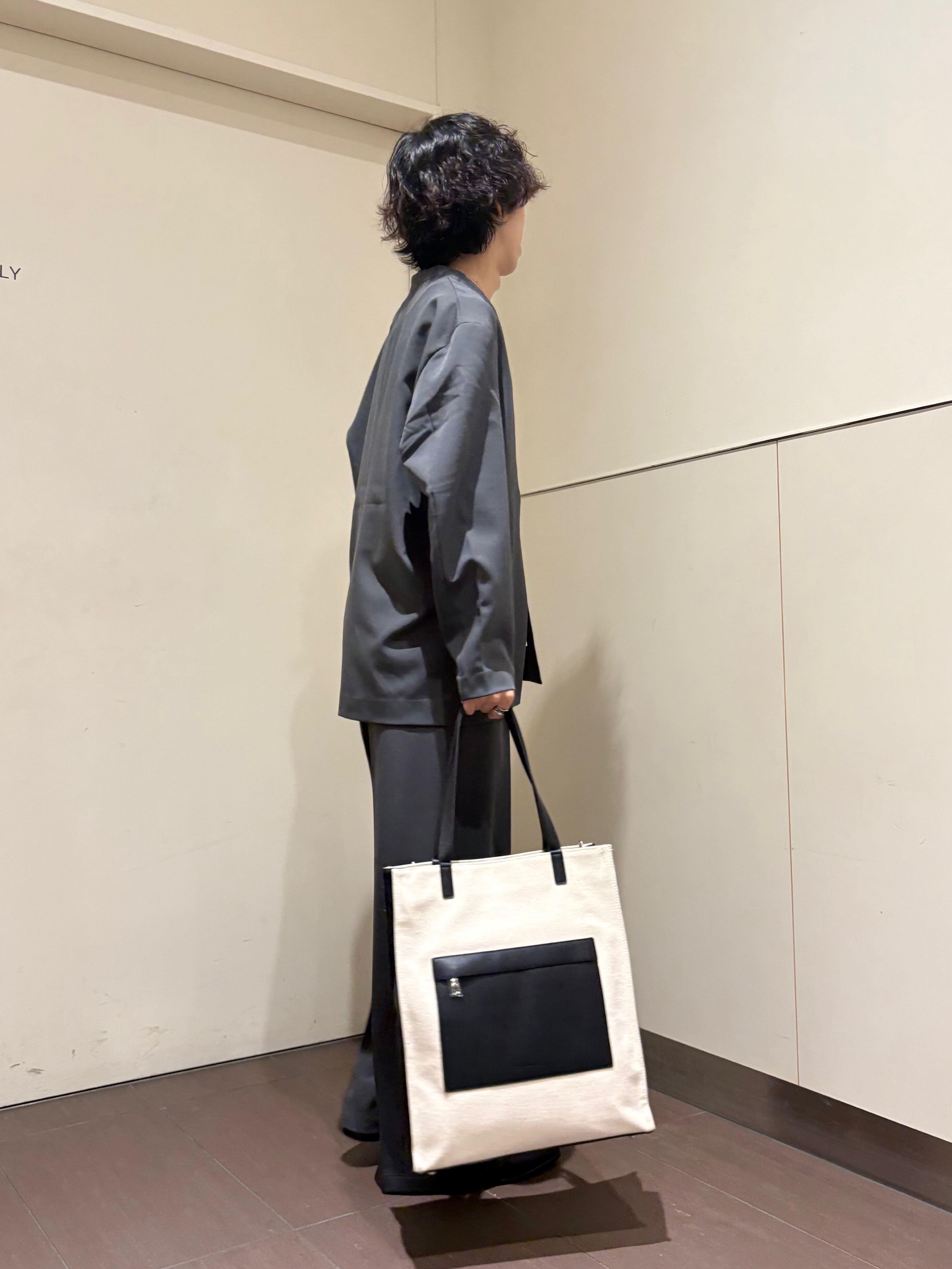 ナノシーさんの「tk.TAKEO KIKUCHI｜【360度ストレッチ】smart shiftシリーズ ノーカラージャケット」を使ったコーディネート