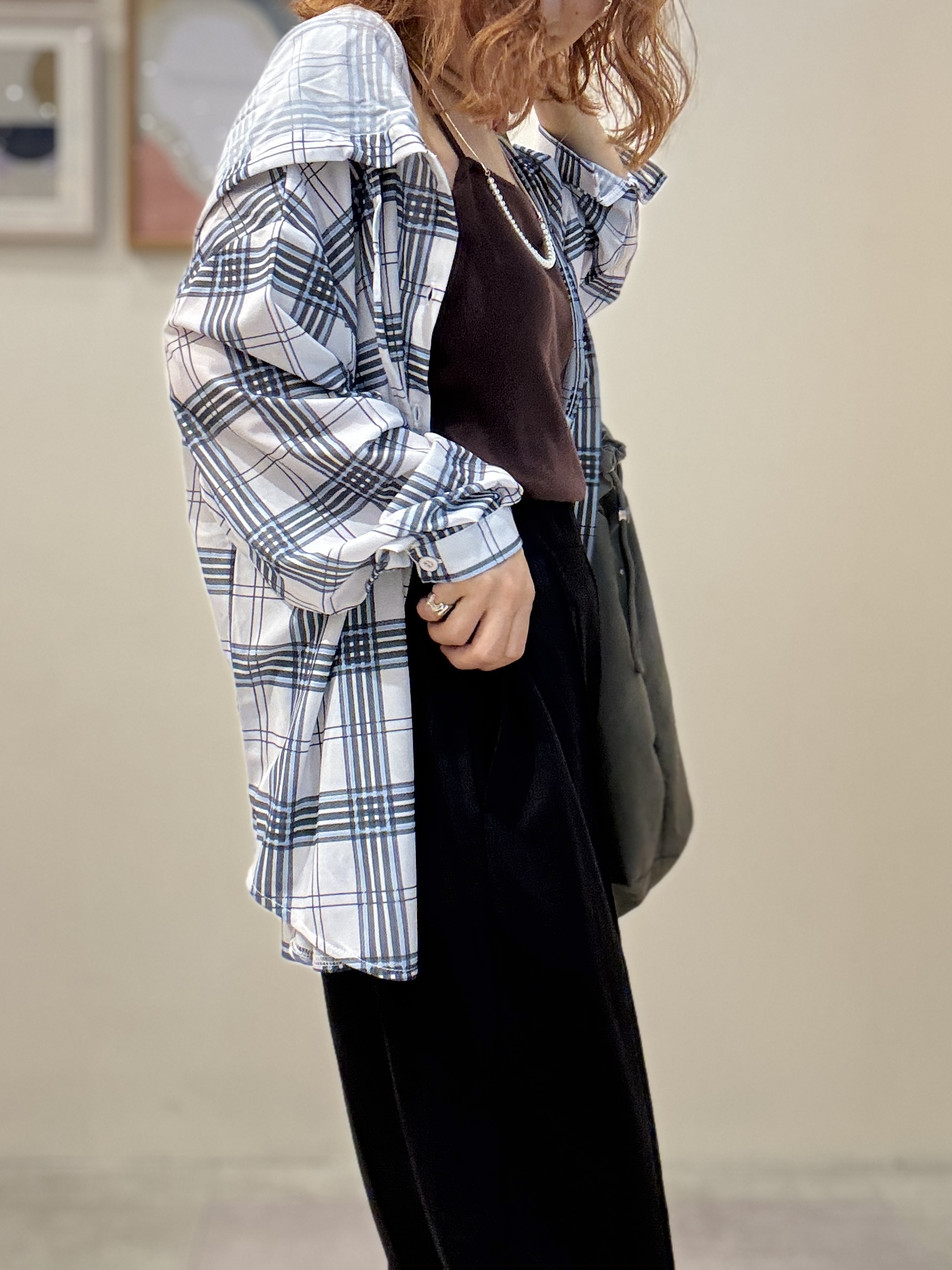 たけぴさんの「SHOO･LA･RUE｜【洗濯機可/体型カバー】程よい透け感の ゆるシルエットシア―シャツ」を使ったコーディネート