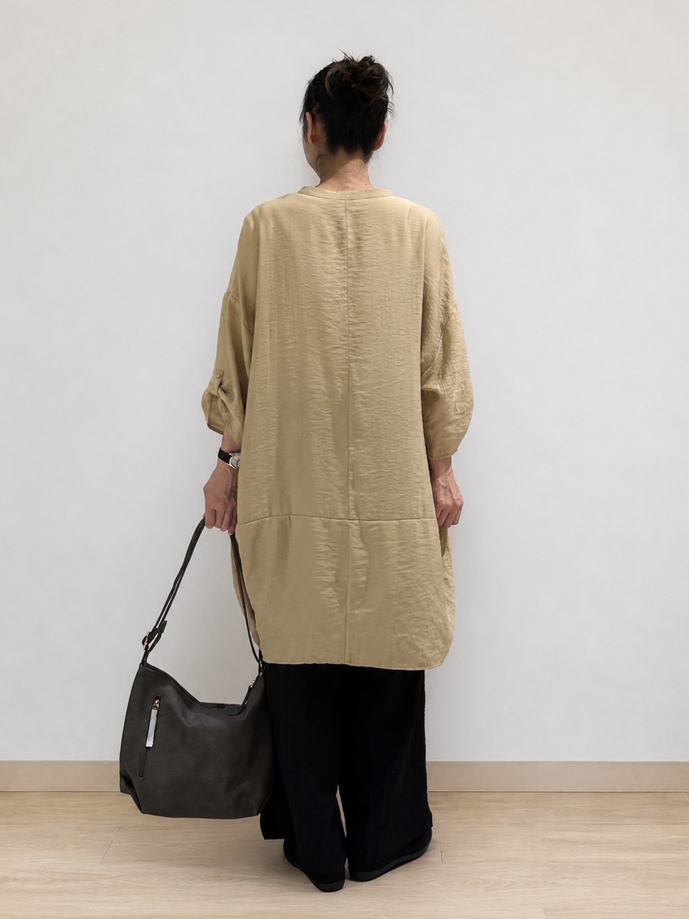 まつみさんの「SHOO･LA･RUE｜【ひんやり/S-LL/洗濯機可】体型カバーにも ゆるっとリラックスチュニック」を使ったコーディネート