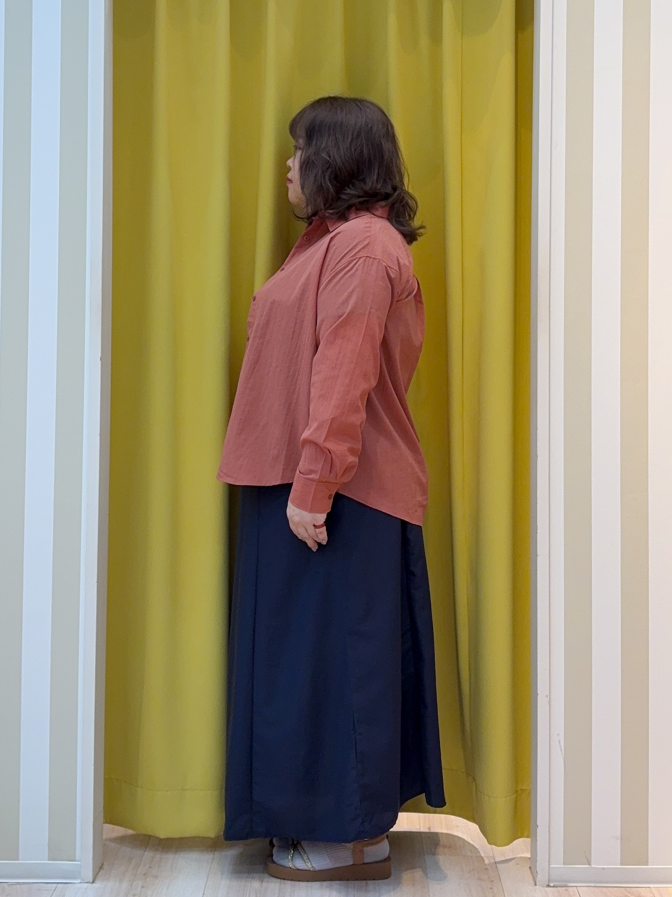 kotoさんさんの「SHOO･LA･RUE｜【通気性〇/S-LL/洗濯機可】大人のきちんとベーシックシャツ」を使ったコーディネート
