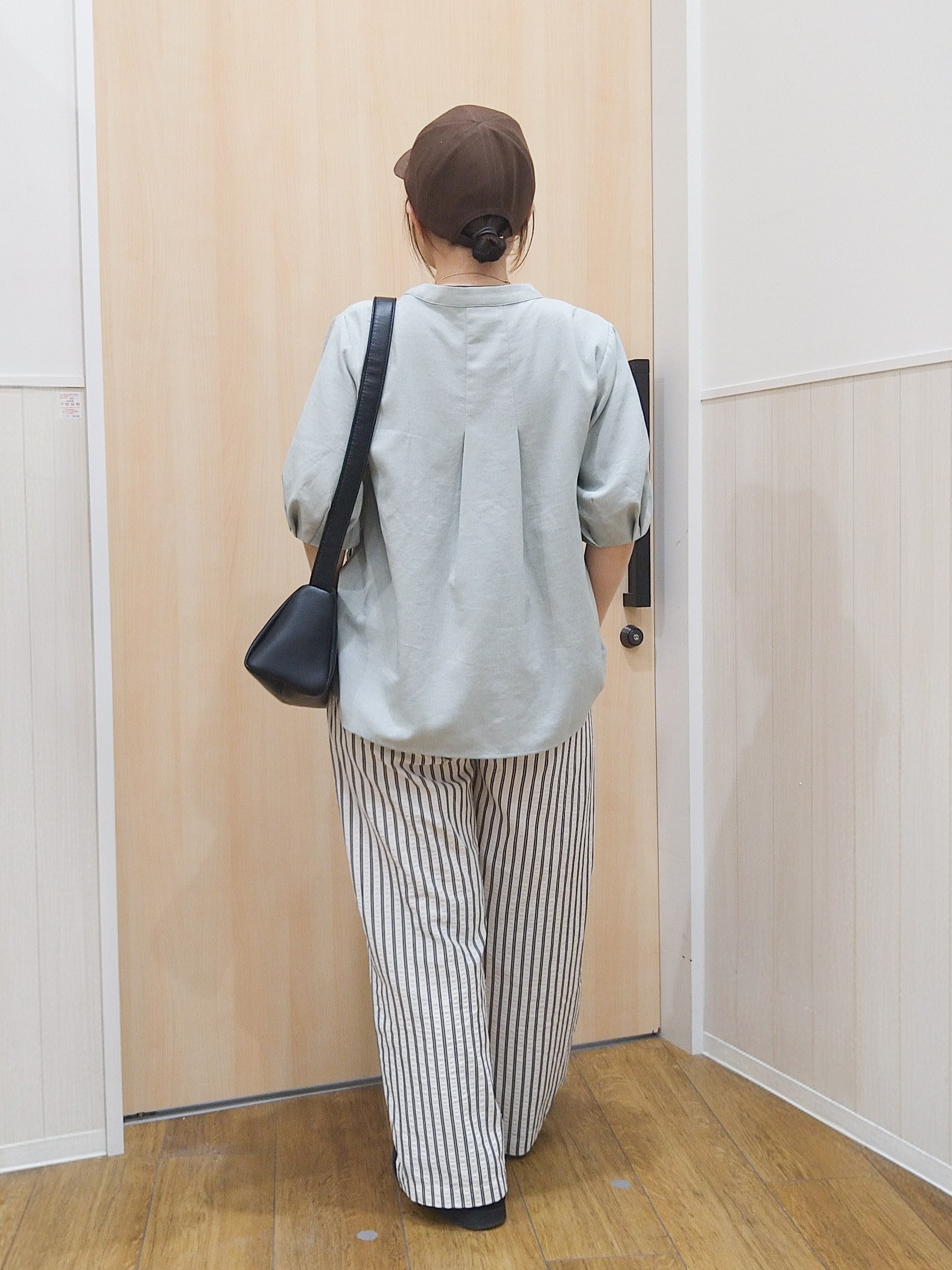 たぐちゃんさんの「SHOO･LA･RUE｜【高レビュー/洗濯後しわになりにくい/インせず着られる】自然に体型カバー 麻調ペプラムブラウス」を使ったコーディネート