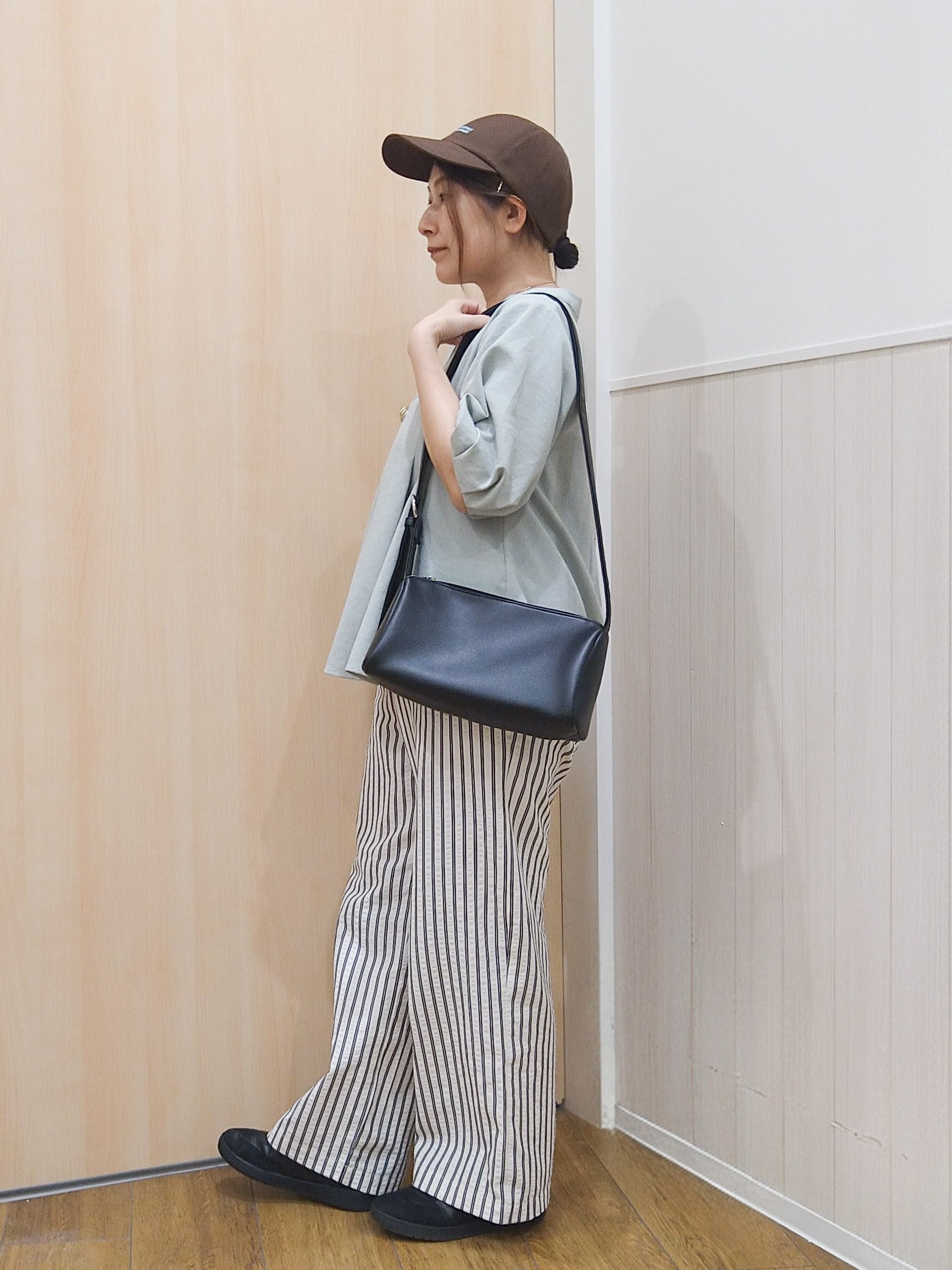 たぐちゃんさんの「SHOO･LA･RUE｜【高レビュー/洗濯後しわになりにくい/インせず着られる】自然に体型カバー 麻調ペプラムブラウス」を使ったコーディネート