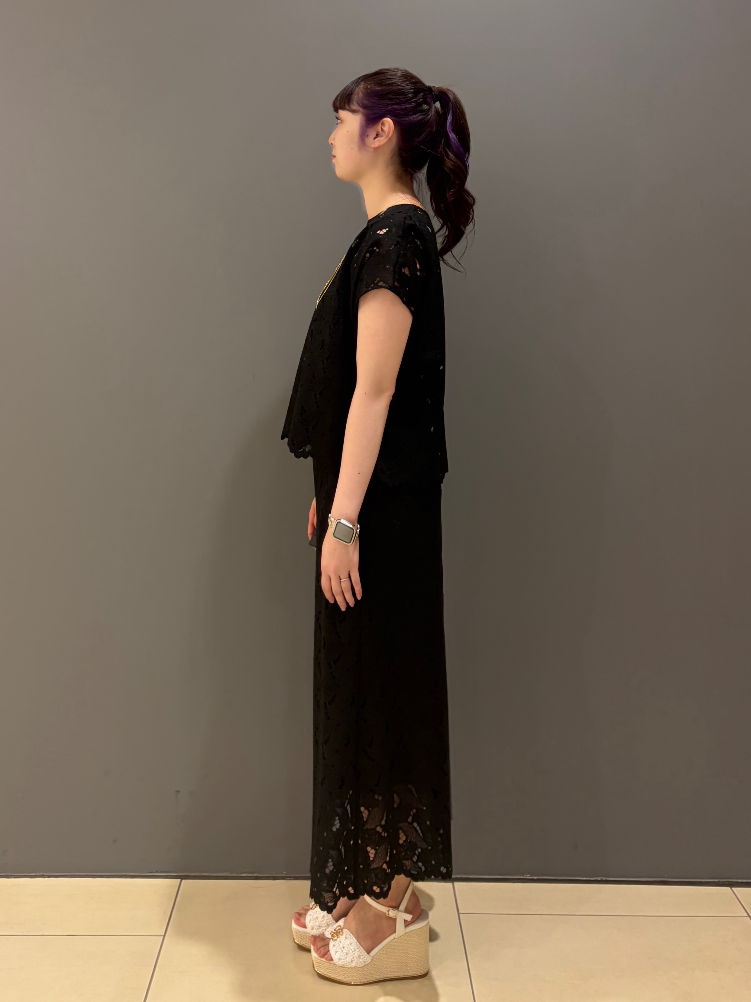 miさんの「UNTITLED｜【セットアップ可/品のある透け感】リーフレースブラウス」を使ったコーディネート