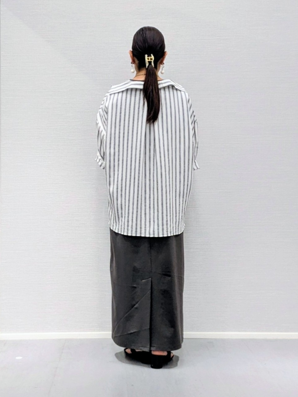 makkyさんの「UNTITLED｜ストライプシャツ」を使ったコーディネート