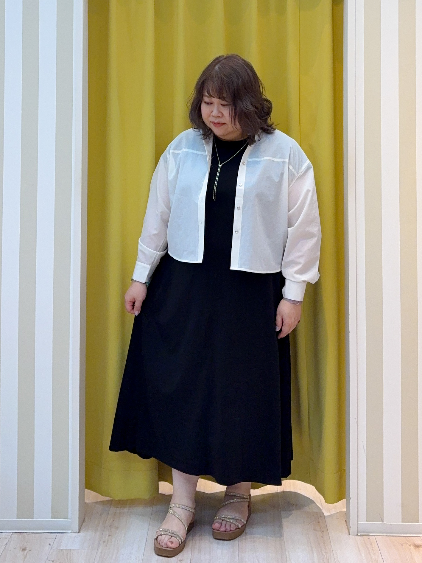 kotoさんさんの「SHOO･LA･RUE｜【通気性〇/S-LL/洗濯機可】さらりと心地よい。ノーカラーシャツ」を使ったコーディネート