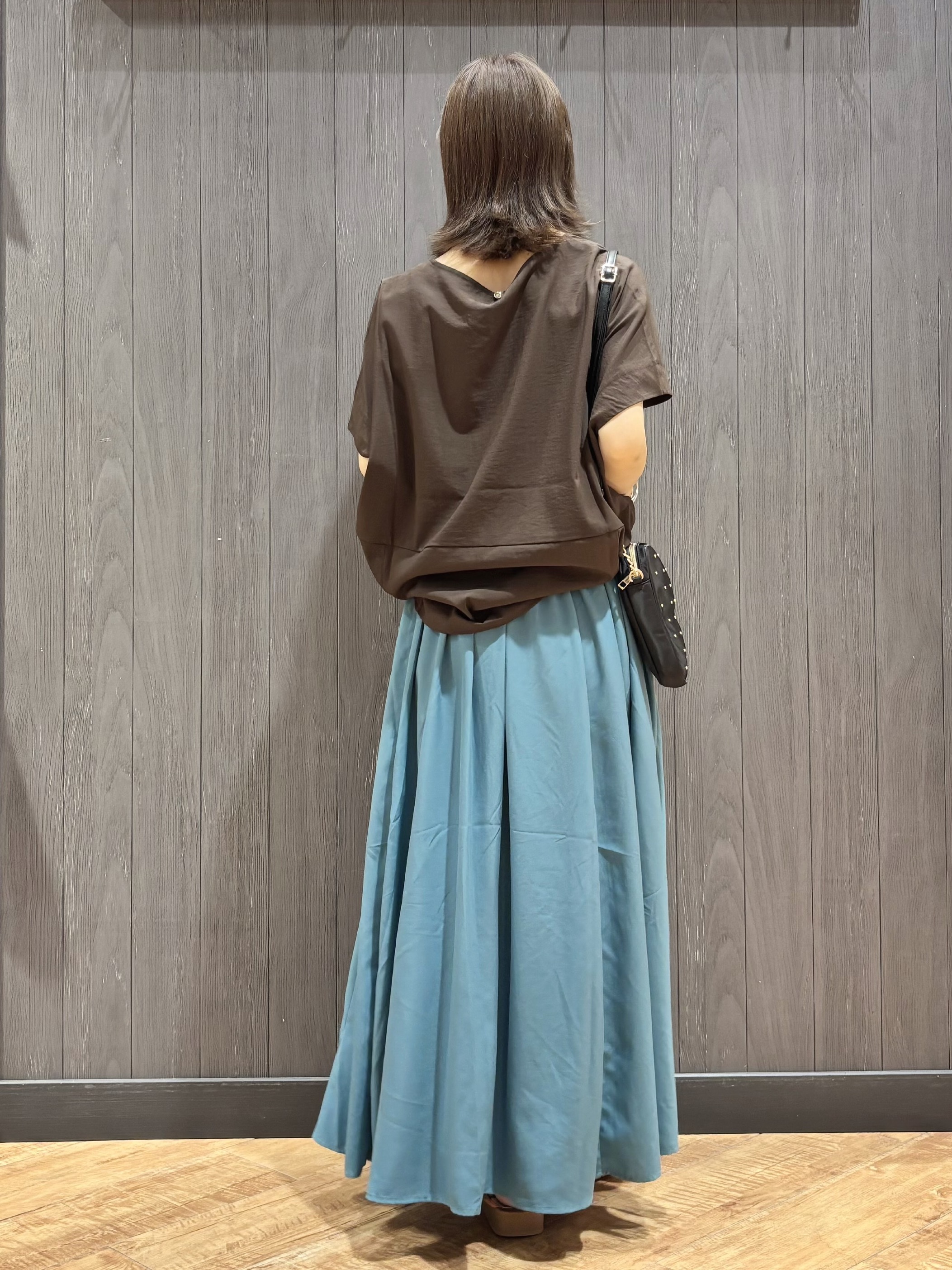 meiさんの「SHOO･LA･RUE｜【洗濯機可/セットアップ可】軽凛(かろりん) シンプル上品 ひんやり切替コクーントップス」を使ったコーディネート