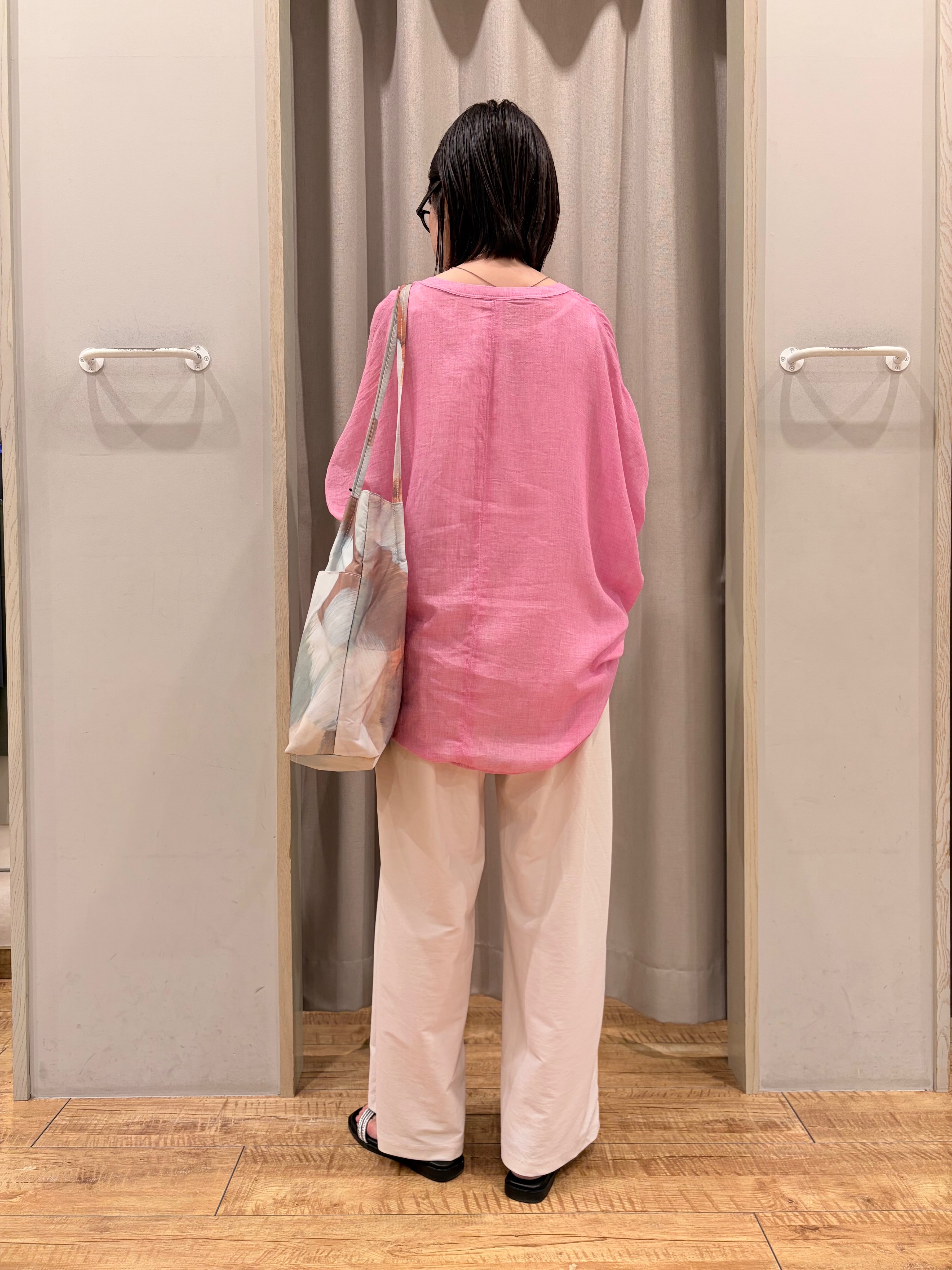 じゅのさんの「SHOO･LA･RUE｜【体型カバー】バルーン風ゆるシャツブラウス」を使ったコーディネート