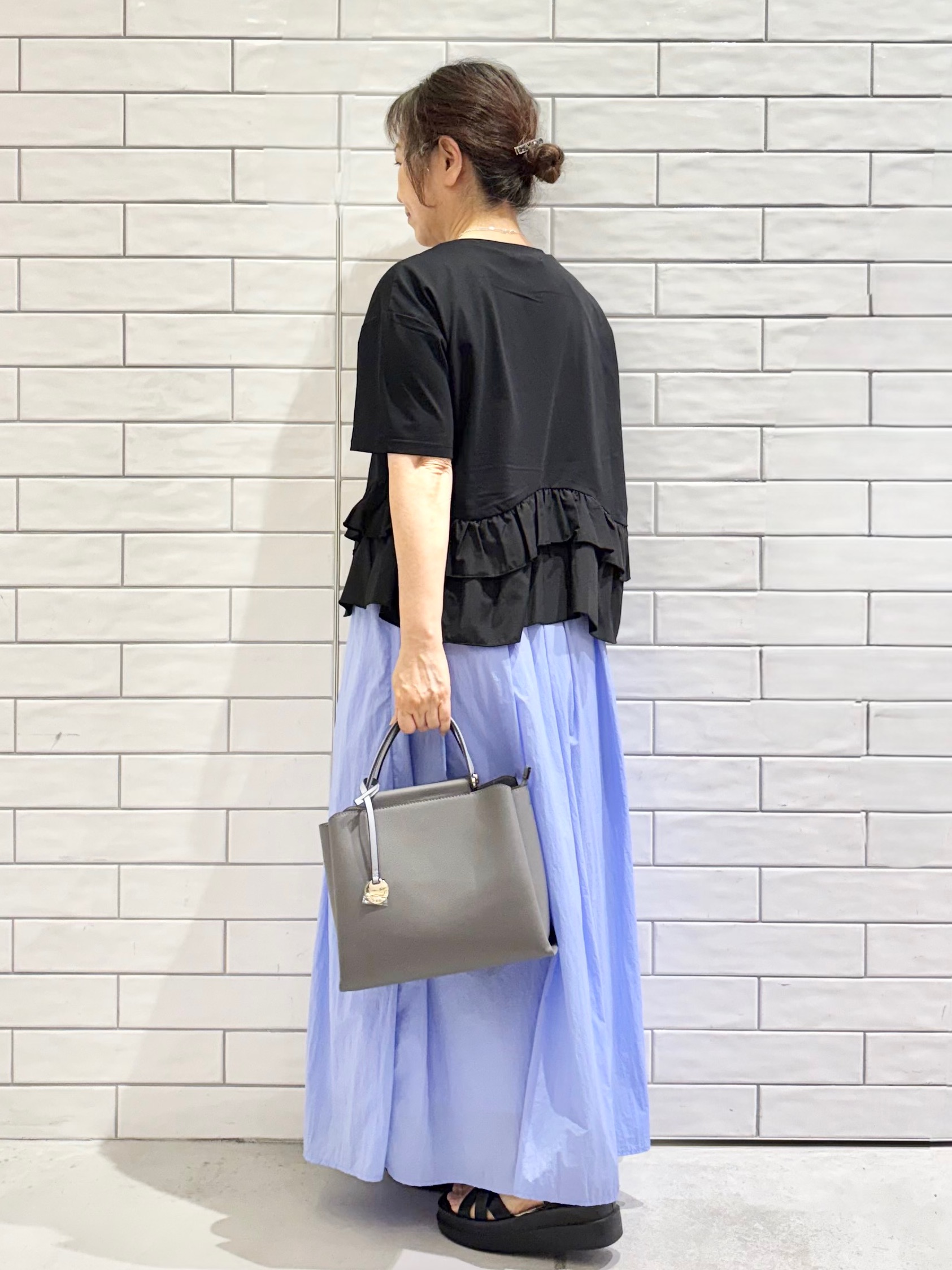 yさんの「OPAQUE.CLIP｜裾フリルドッキングTシャツ【洗濯機OK】」を使ったコーディネート